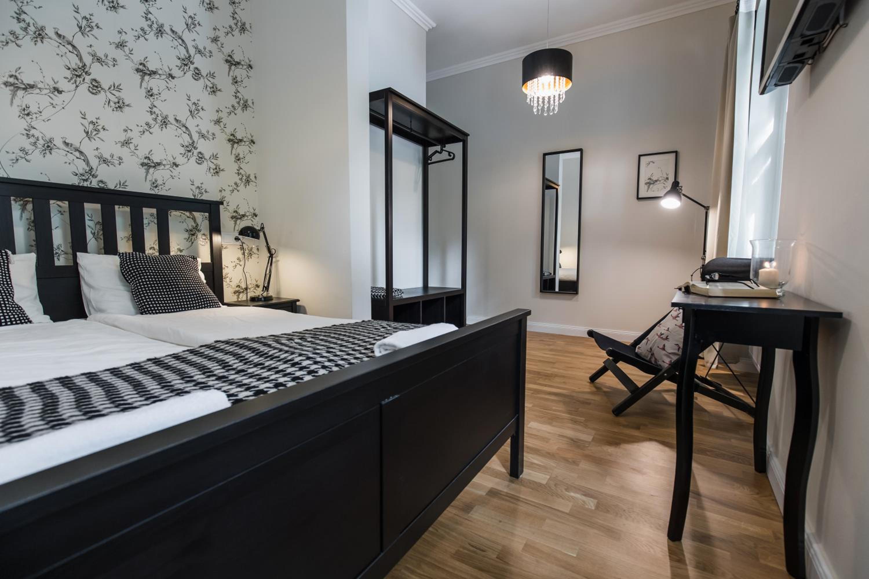 Deluxe Double Room with Castle View - Photo 4