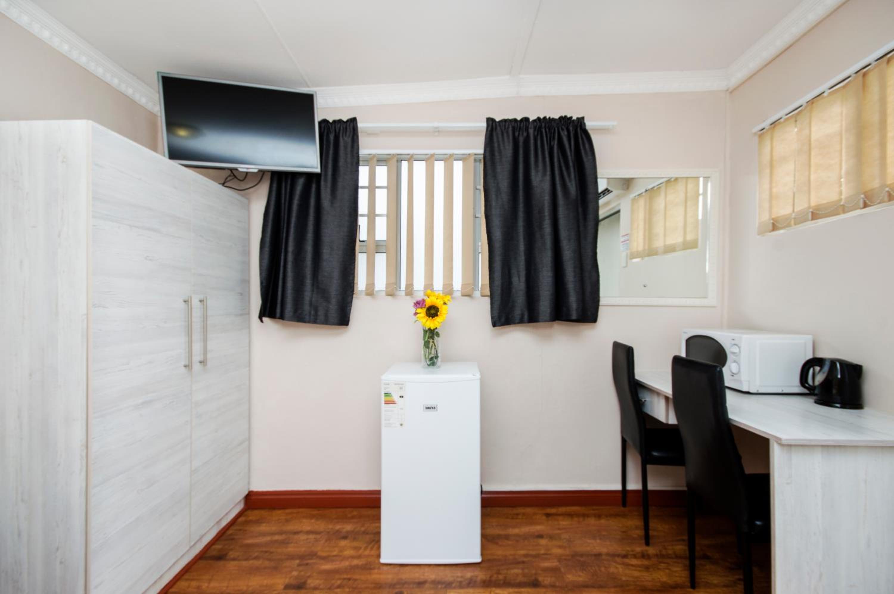 Standard Twin Room photo 2
