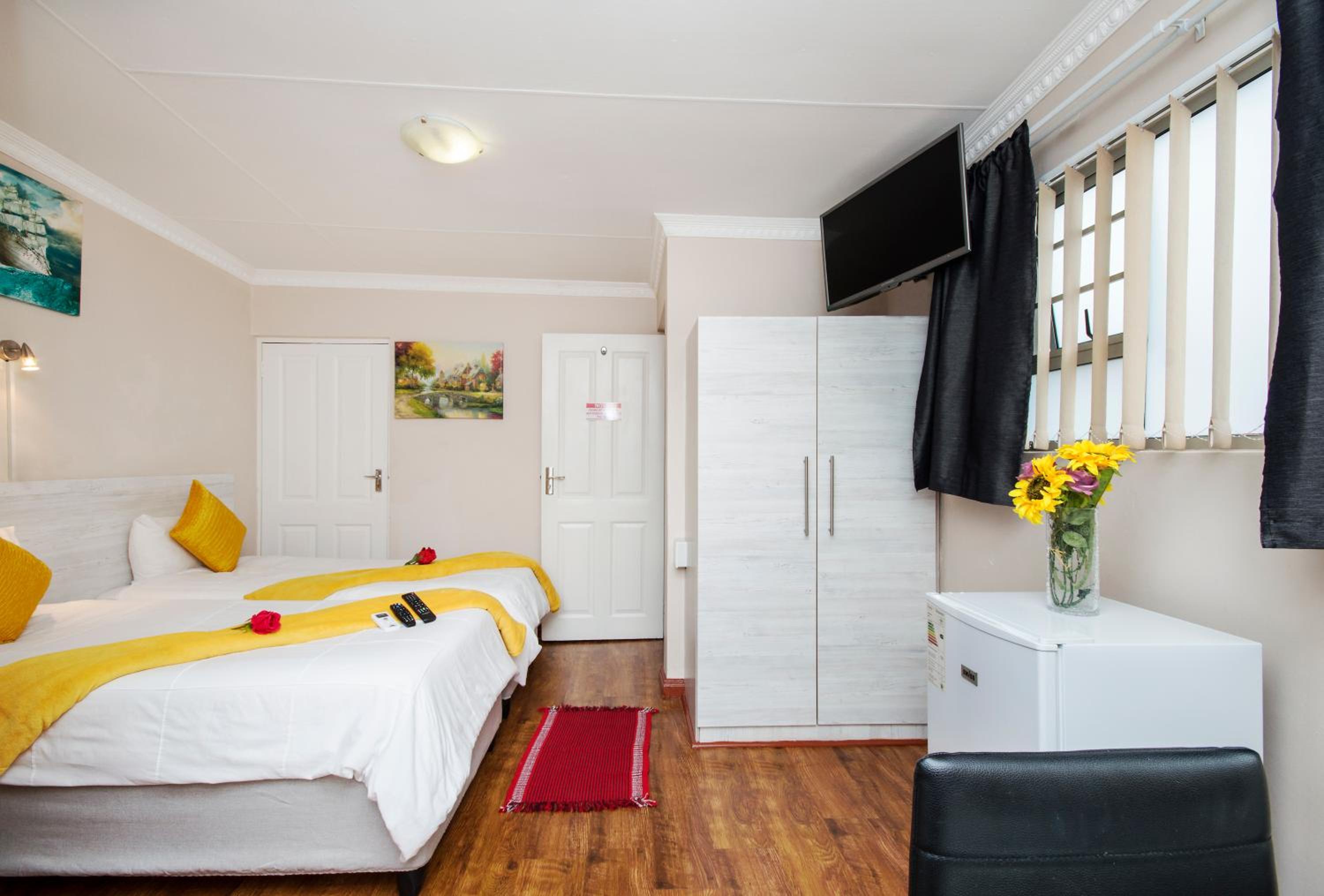 Standard Twin Room photo 3