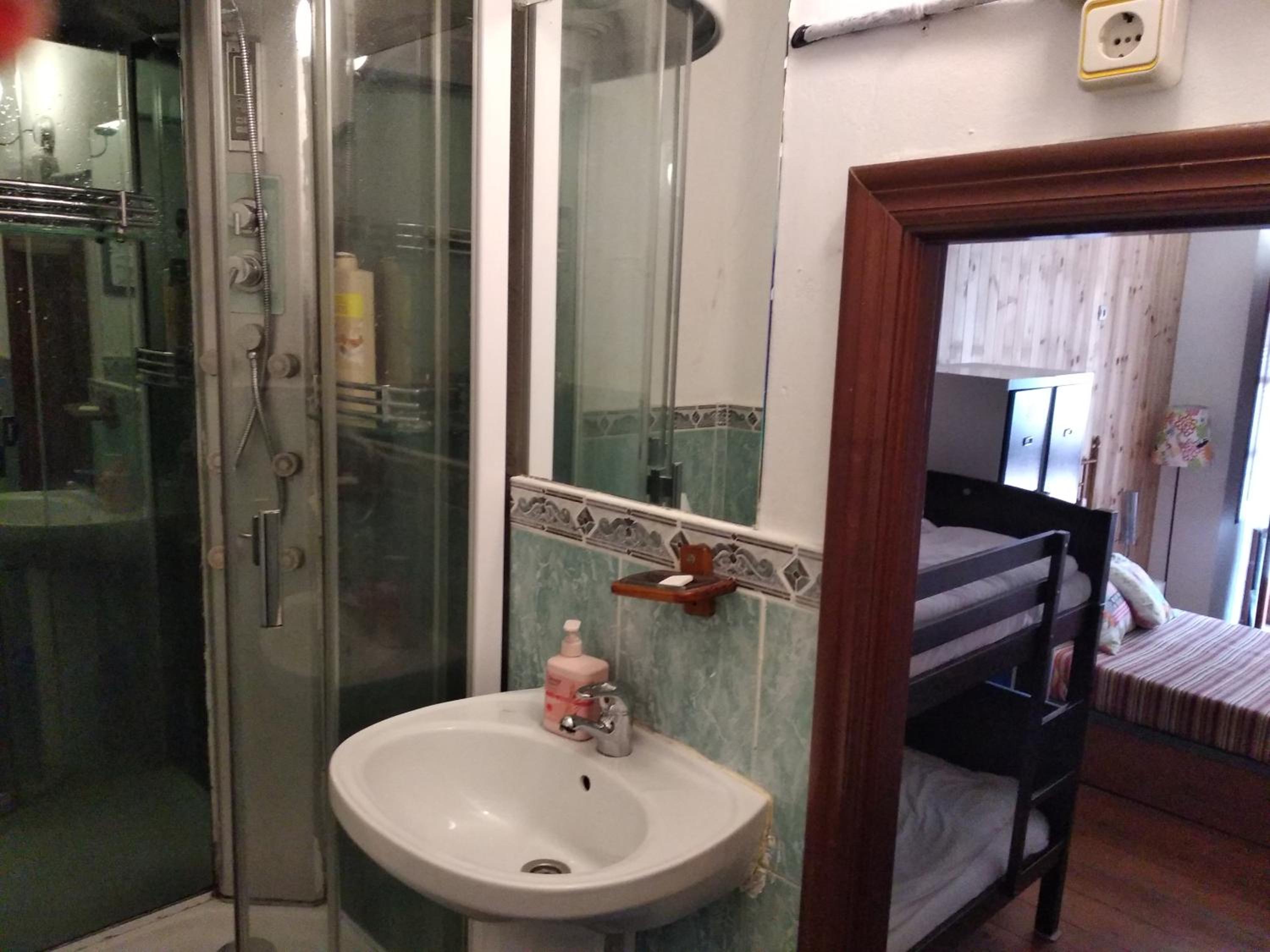Family Room With Private Bathroom photo 2
