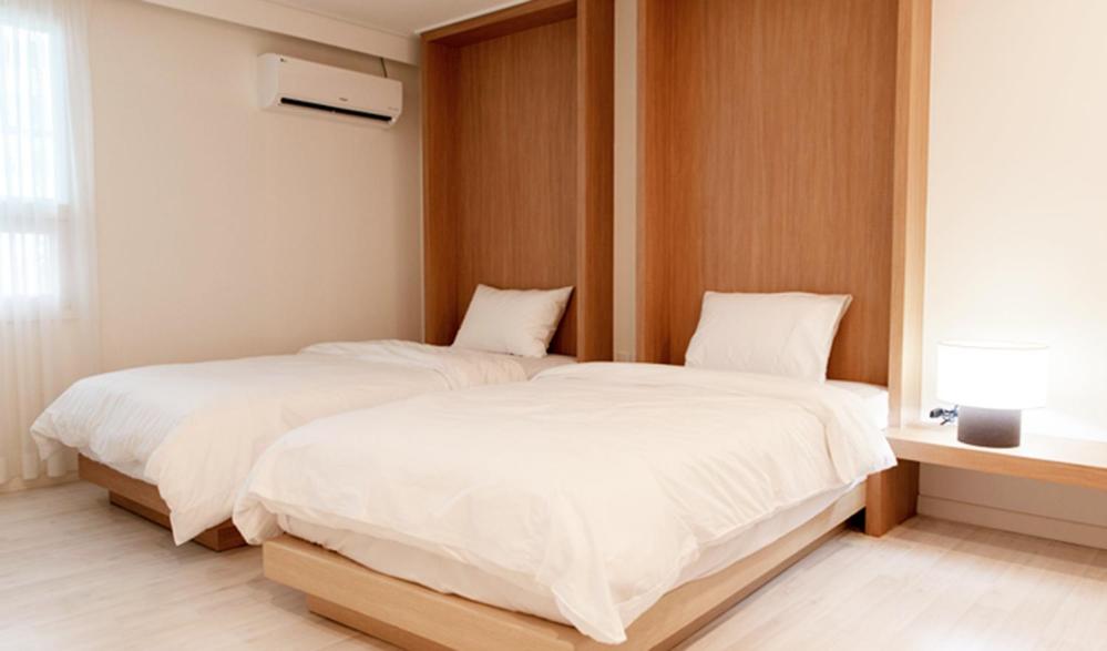 Deluxe Twin Room - Photo 13