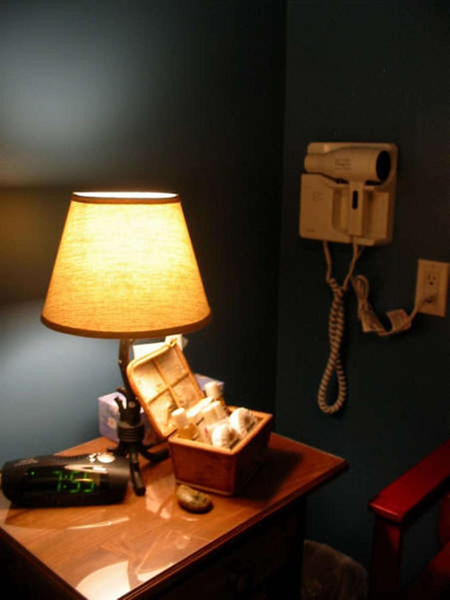 Queen Room photo 2