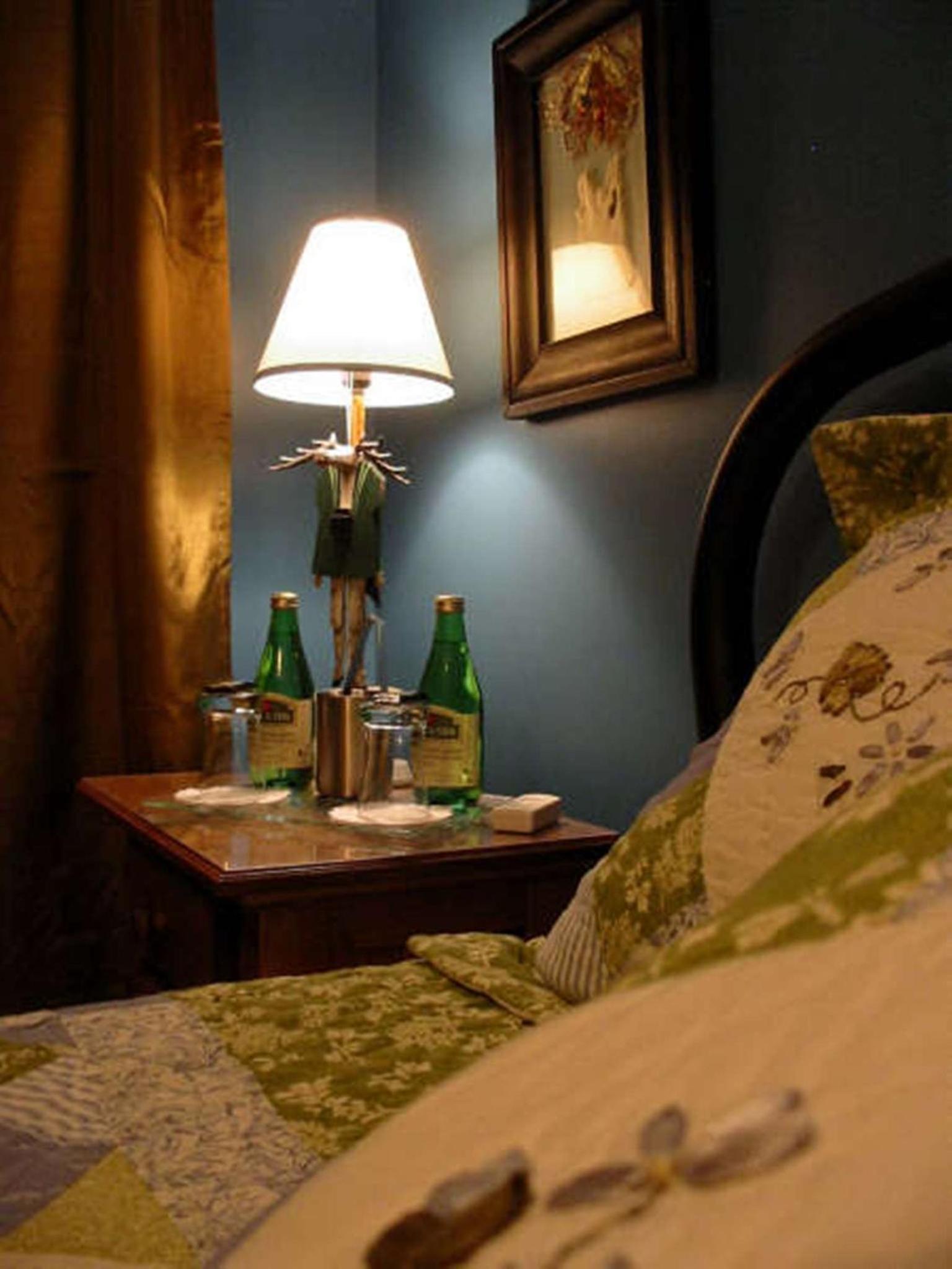 Queen Room photo 3