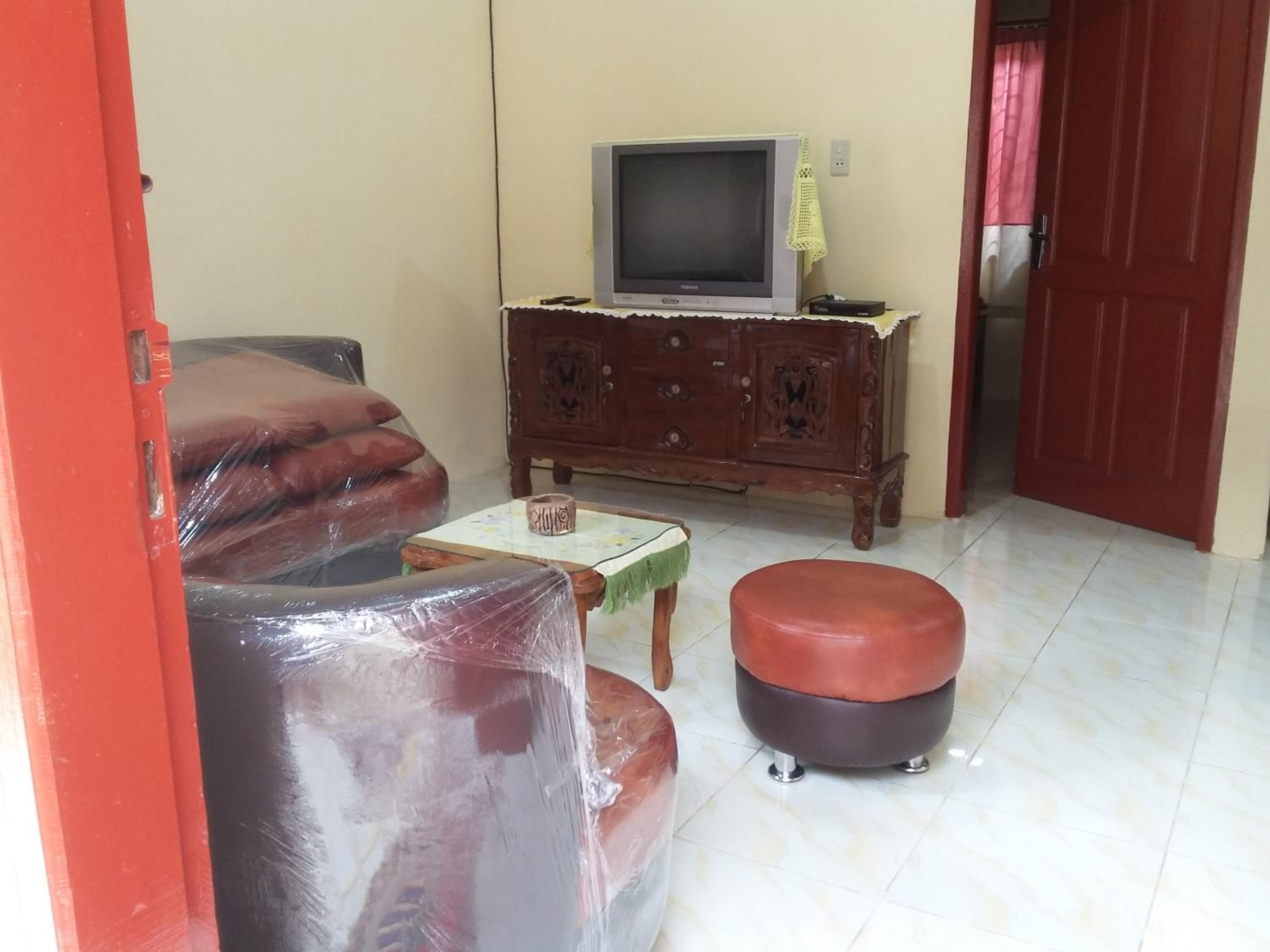 Family Room with Mountain View - Photo 10