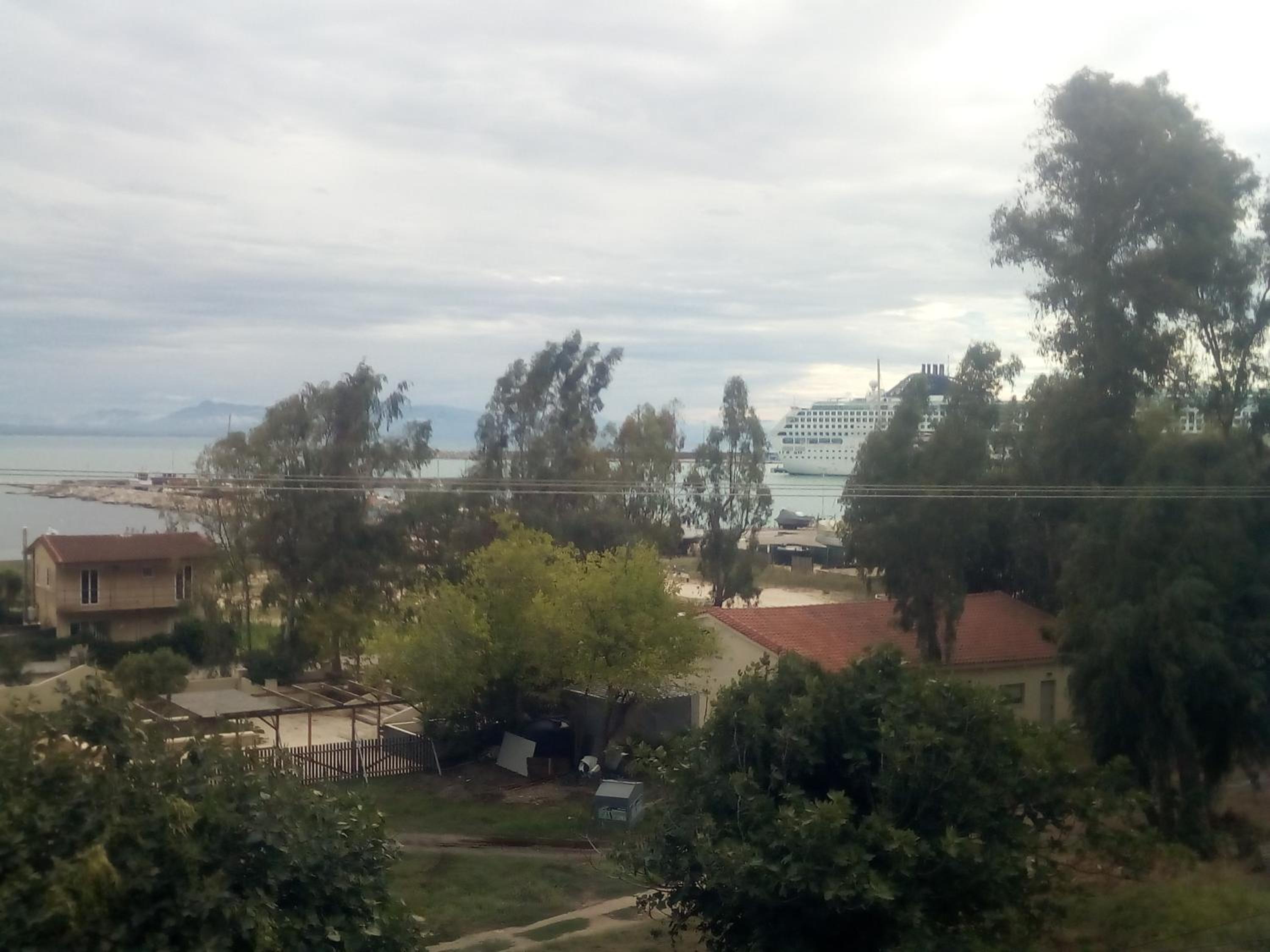 Standard Twin Room with Sea View - Photo 4