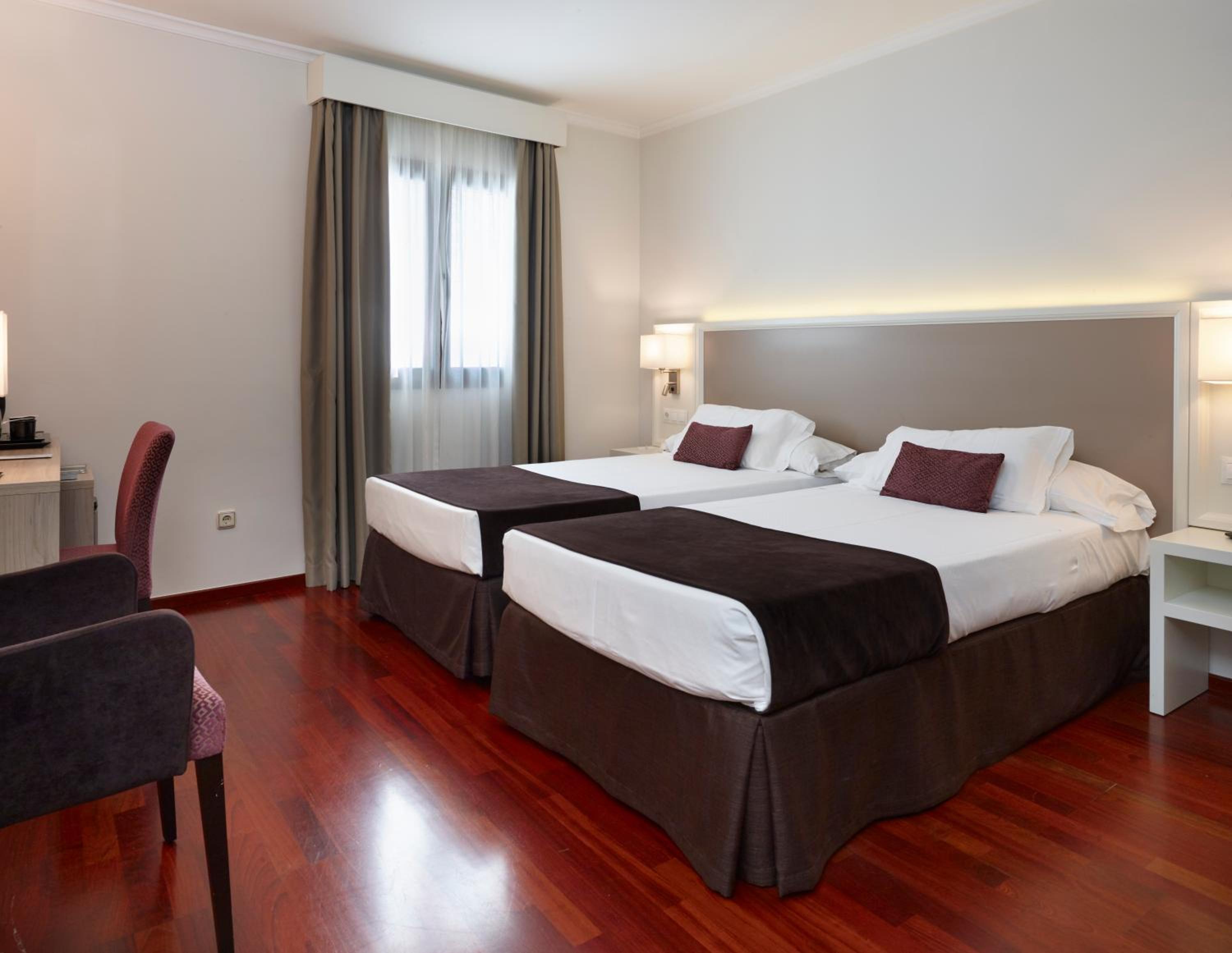 Double or Twin Room - Photo 4