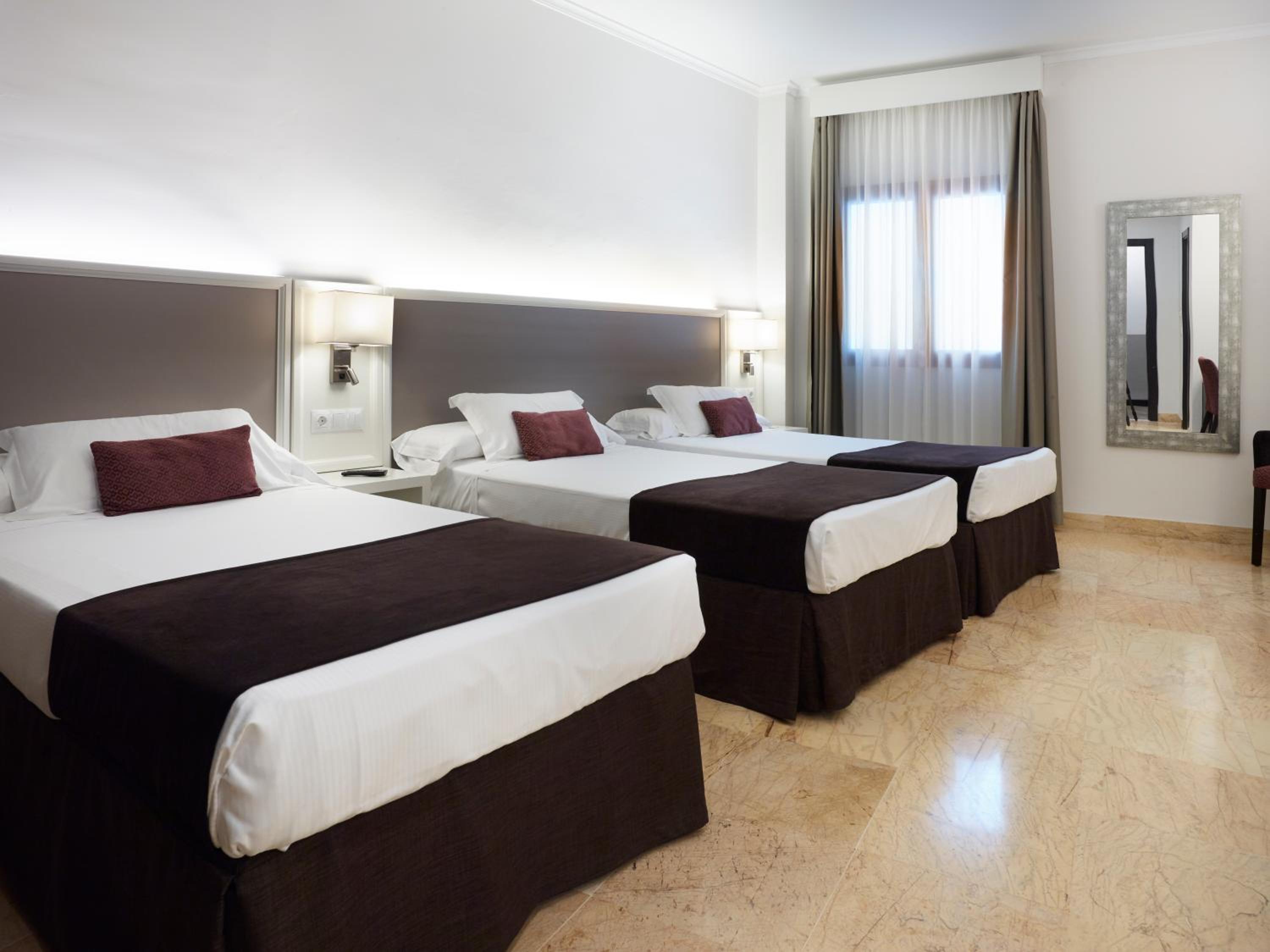 Triple Room - Photo 1