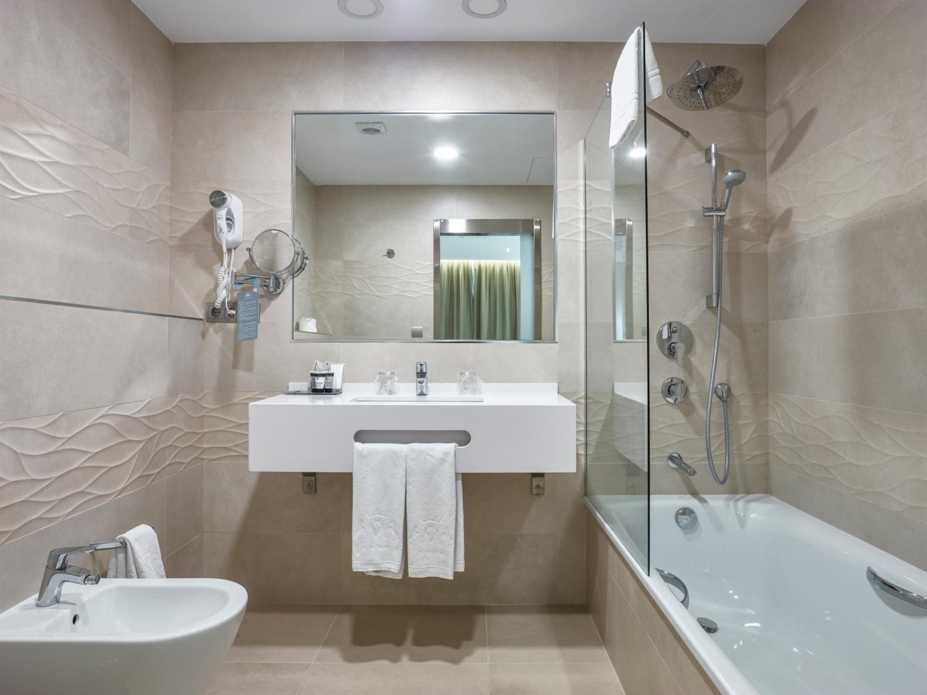 Superior Double or Twin Room photo 2