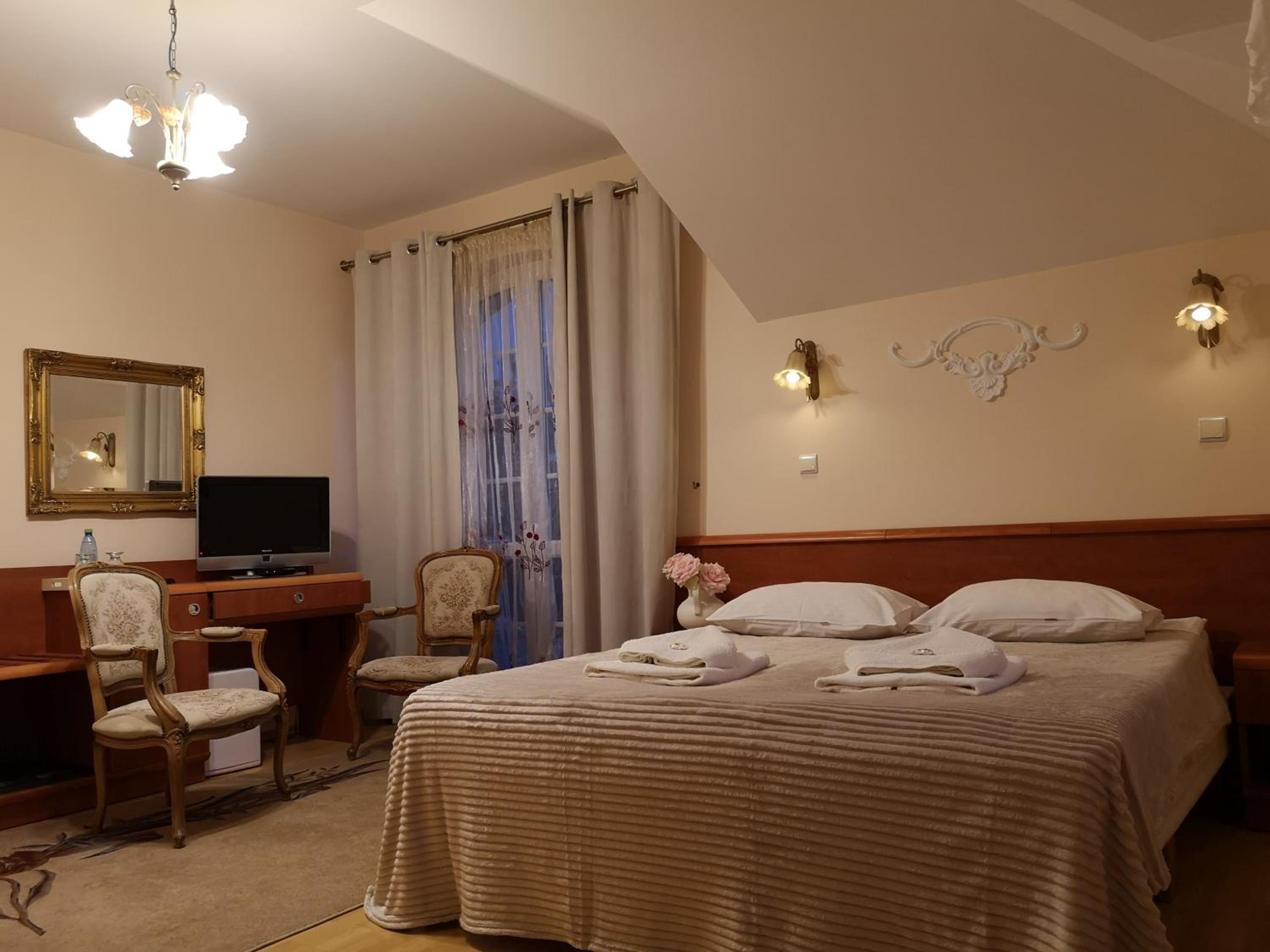 King Room with Balcony photo 1