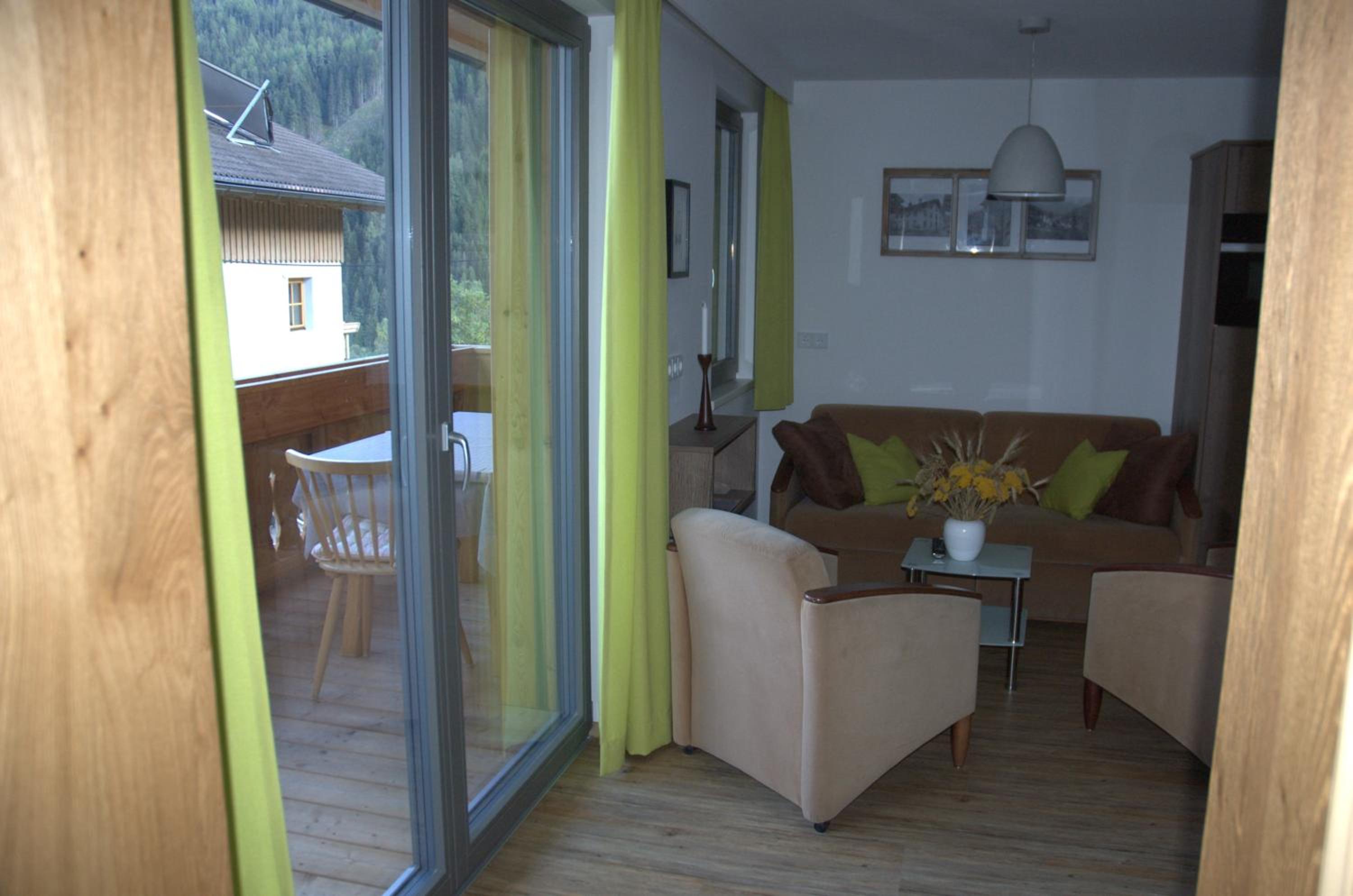 Apartment with Balcony photo 3
