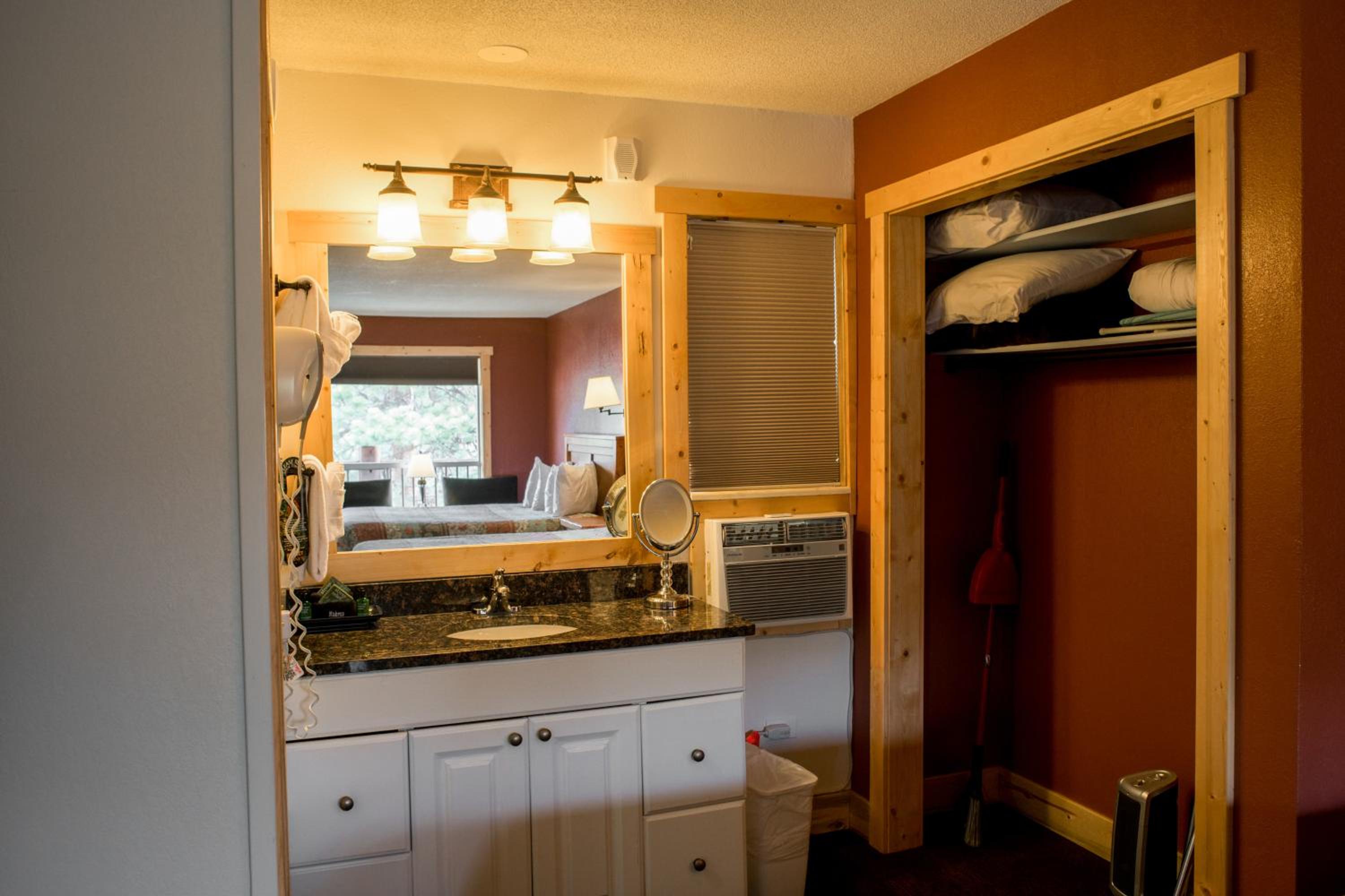 Queen Room with Two Queen Beds - with Kitchen - Non-Pet Friendly - Photo 8