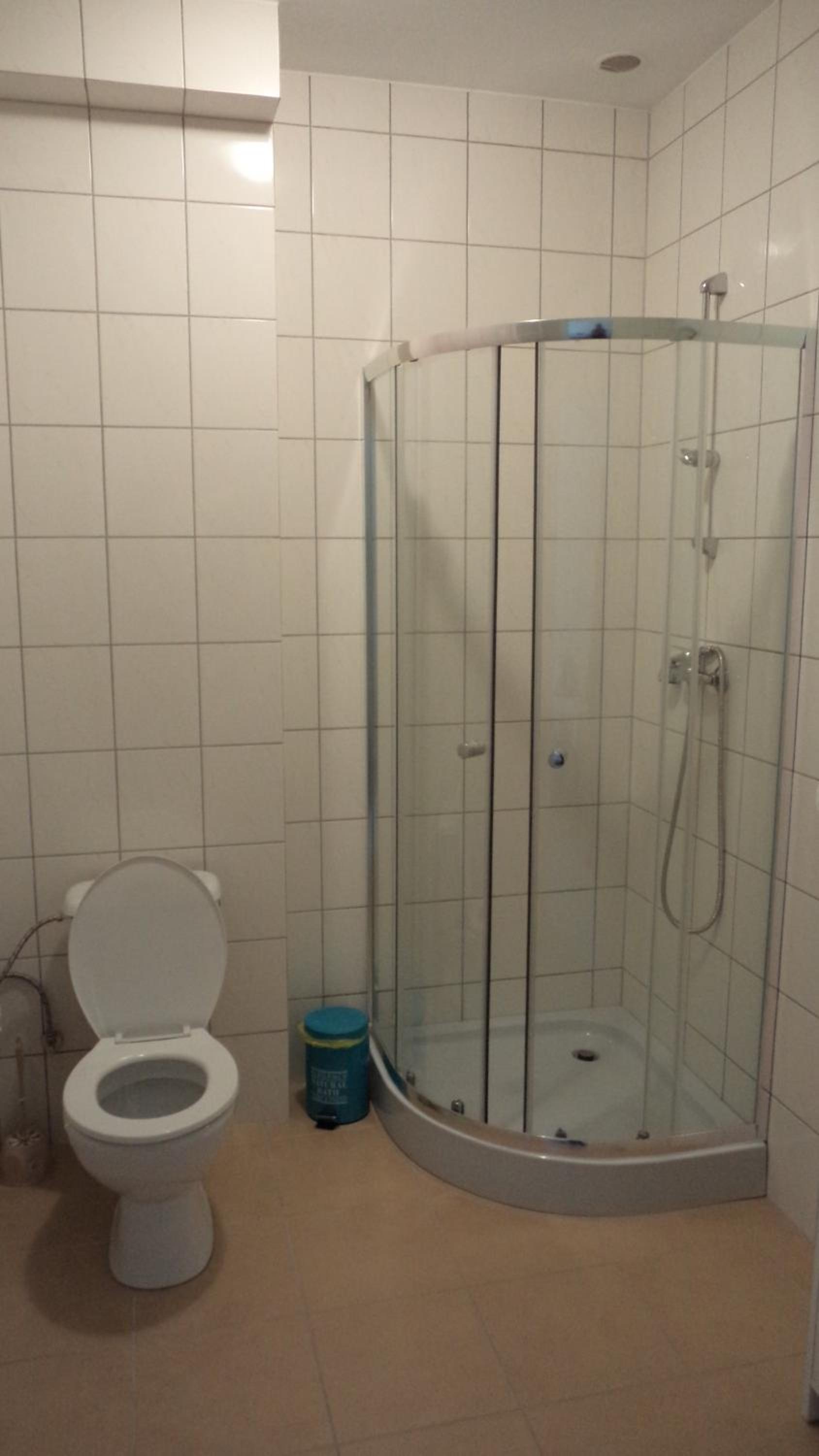 Deluxe Double Room (2 Adults + 1 Child) - Photo 3