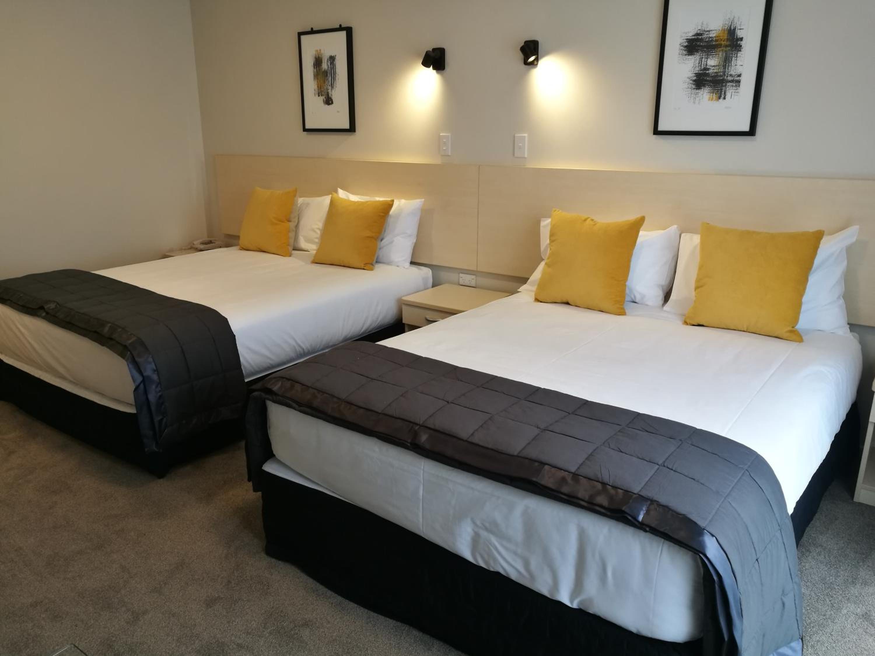 Deluxe King Room - Photo 1