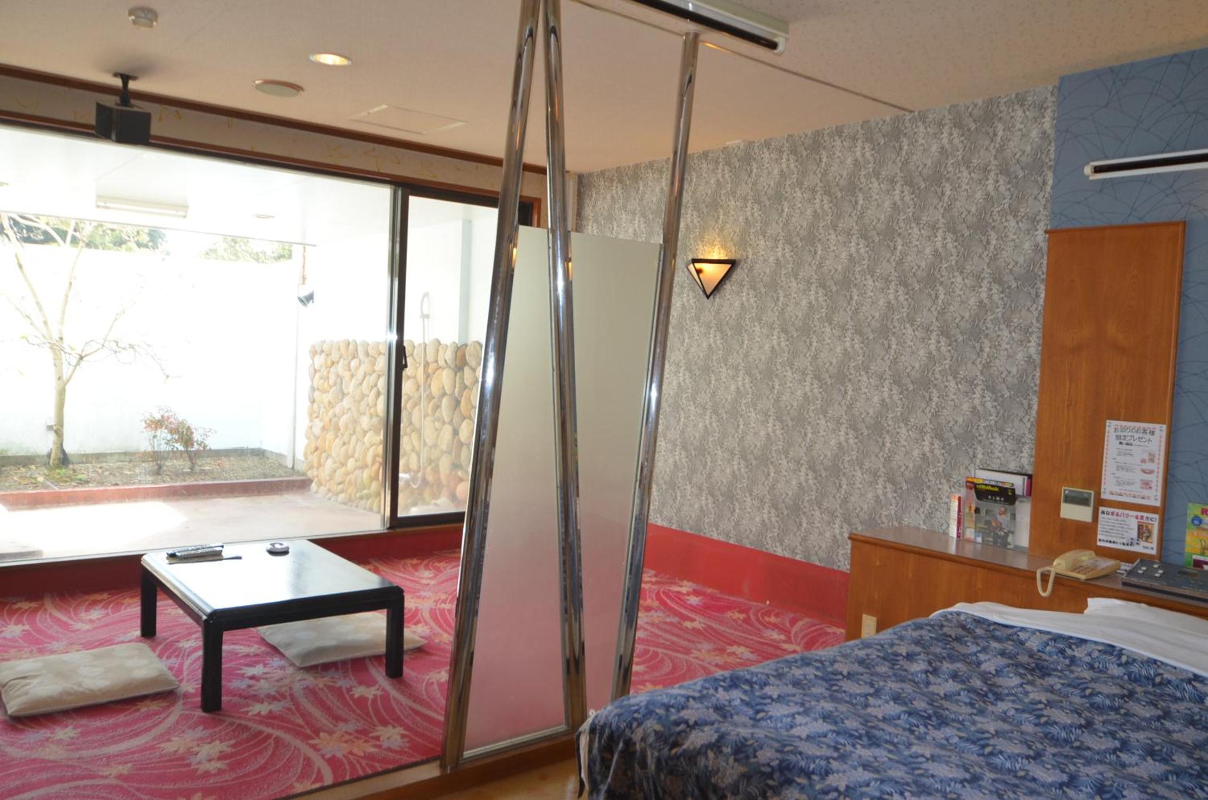 Double Room with Spa Bath - Photo 1