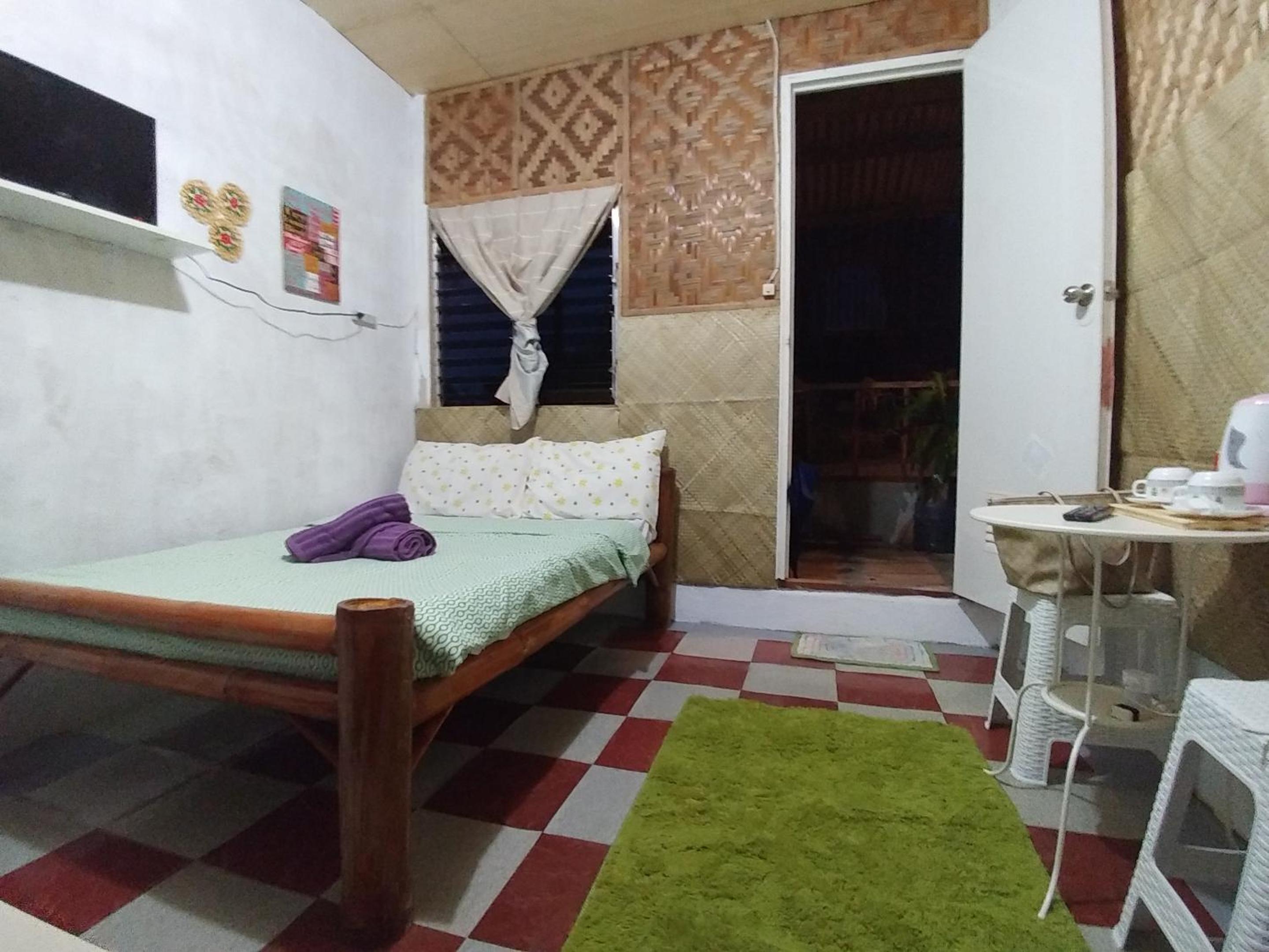 Quadruple Room with Private Bathroom - Photo 50