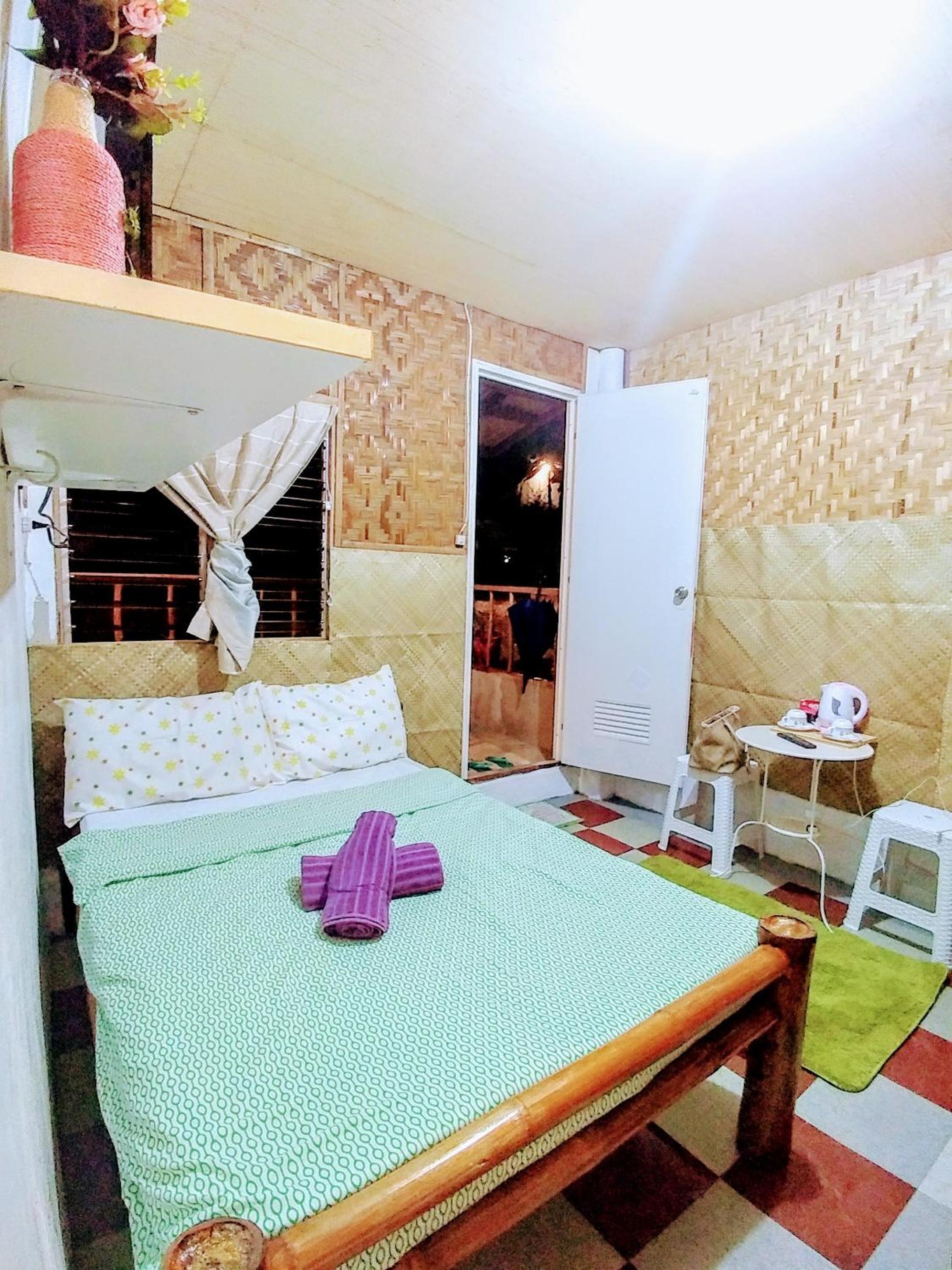 Quadruple Room with Private Bathroom - Photo 3