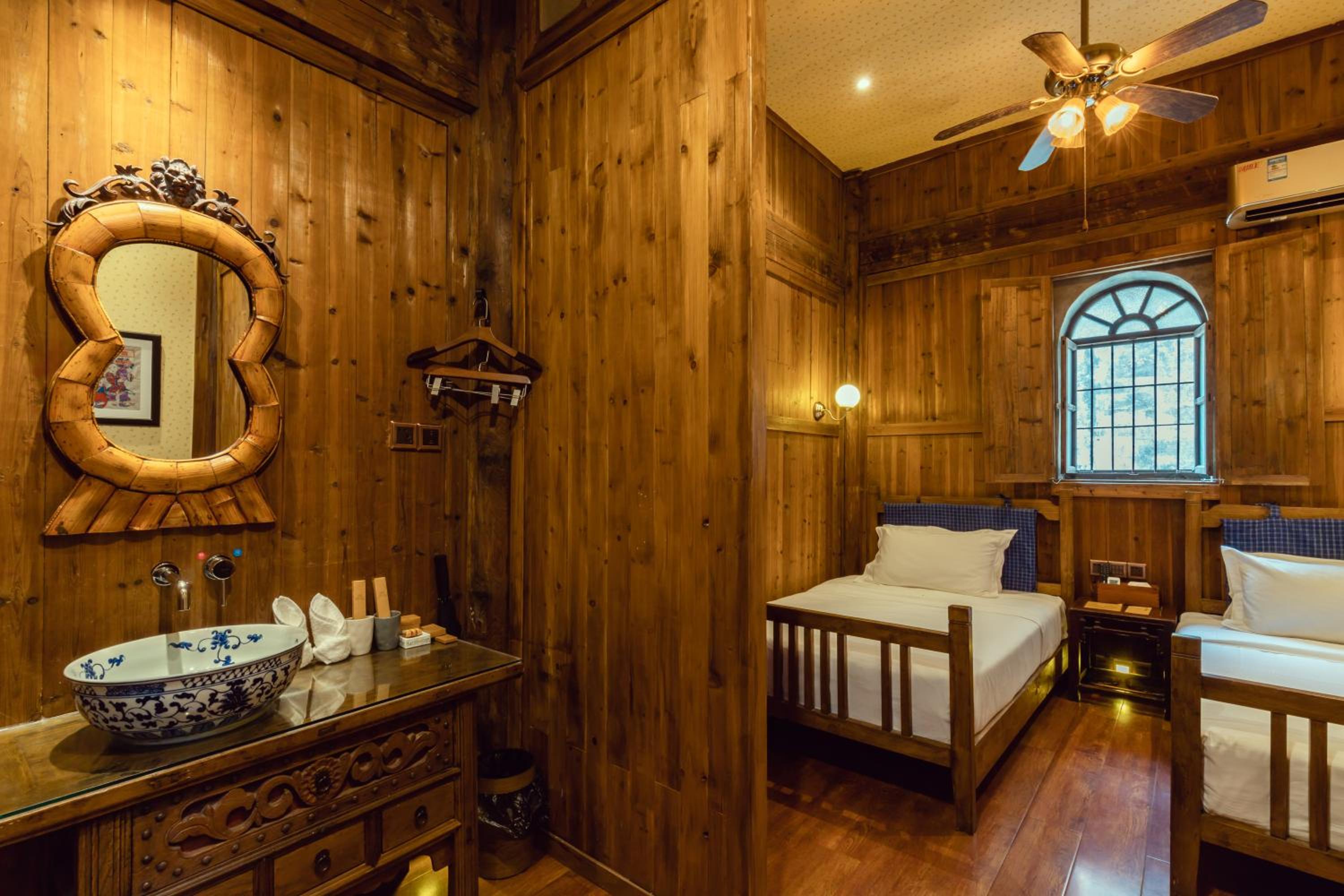Twin Room With Private Bathroom photo 1