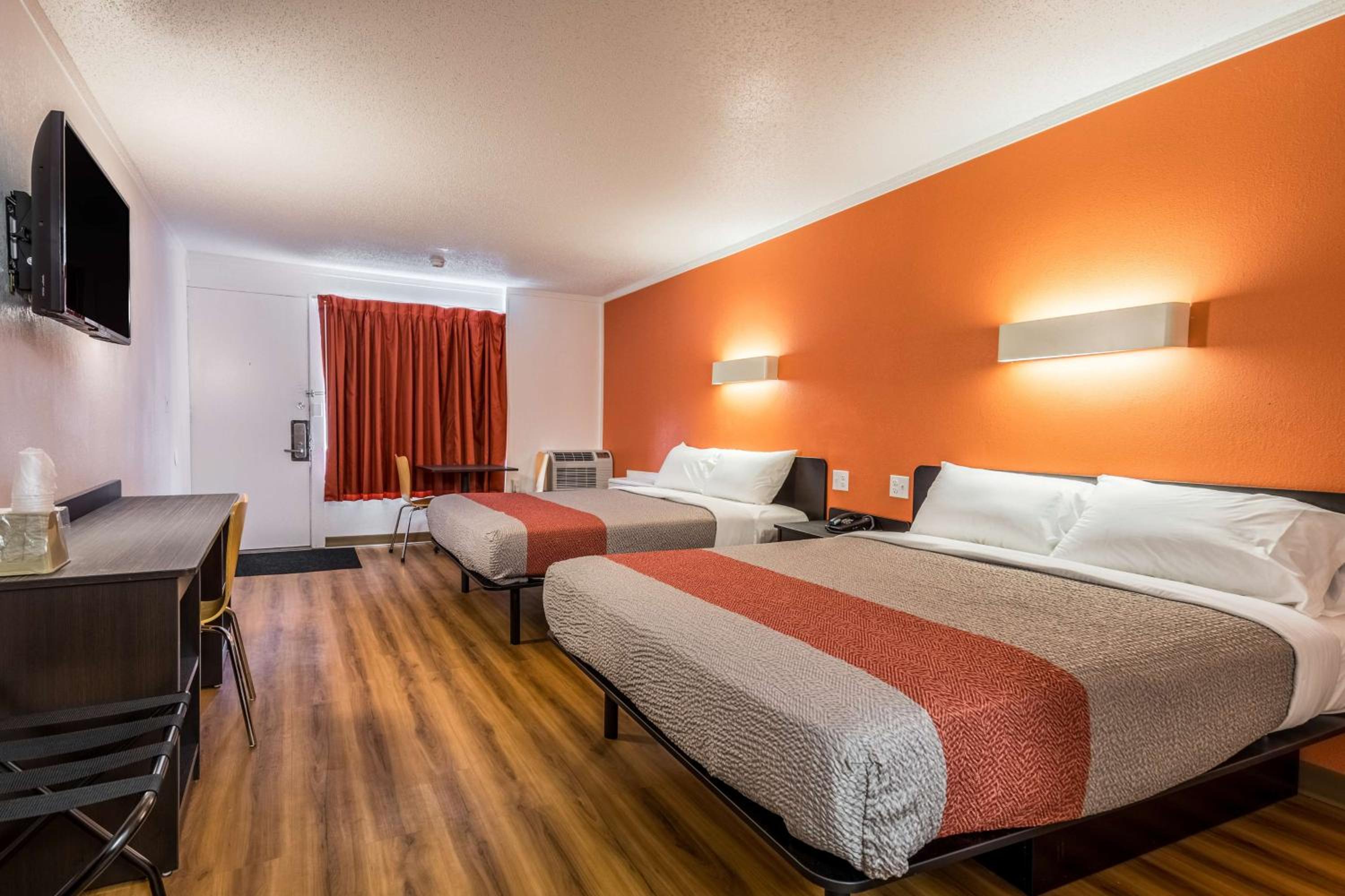 Queen Room with Two Queen Beds - Disability Access