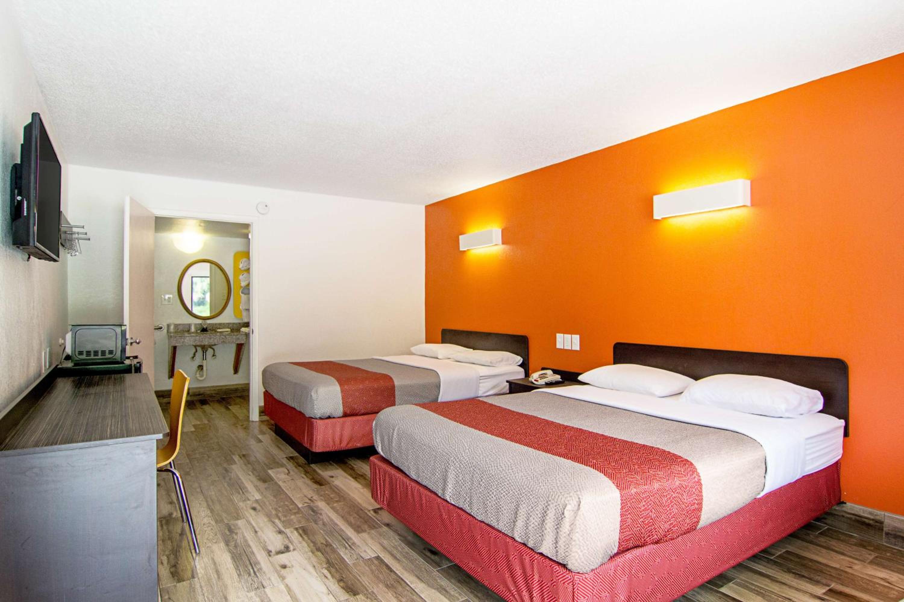 Deluxe Queen Room with Two Queen Beds - Non-Smoking - Photo 1