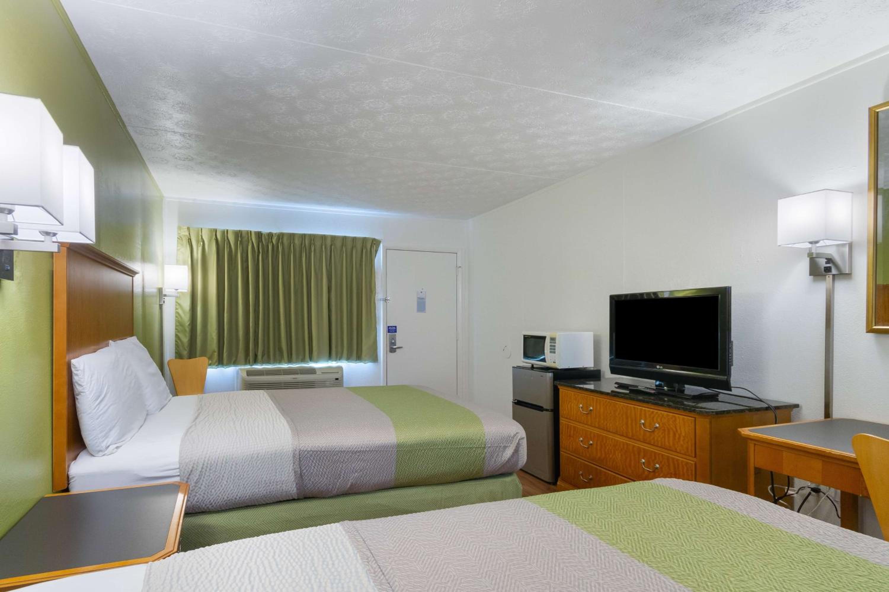 Deluxe Quadruple Room - Non-Smoking - Photo 8