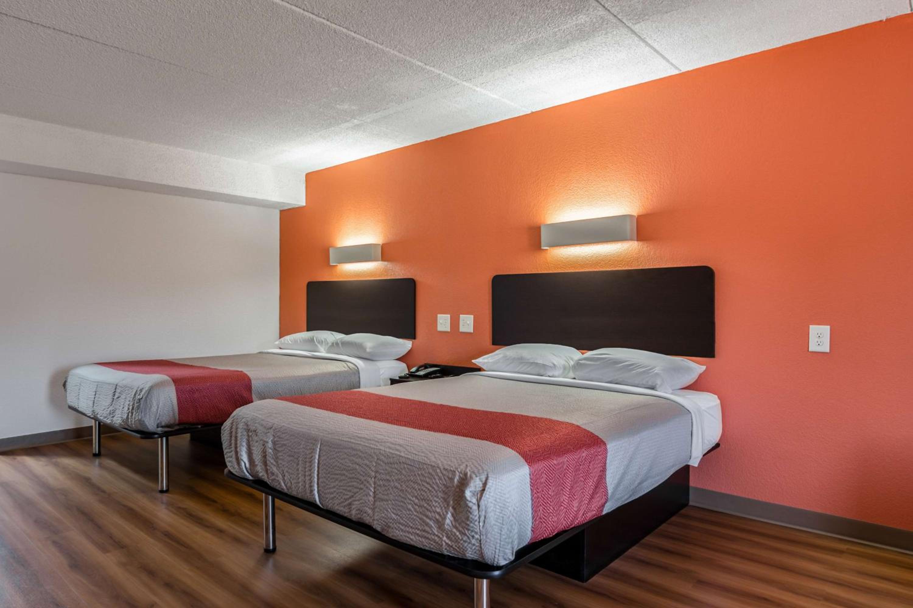 Queen Room with Two Queen Beds - Disability Access - Roll In Shower photo 3
