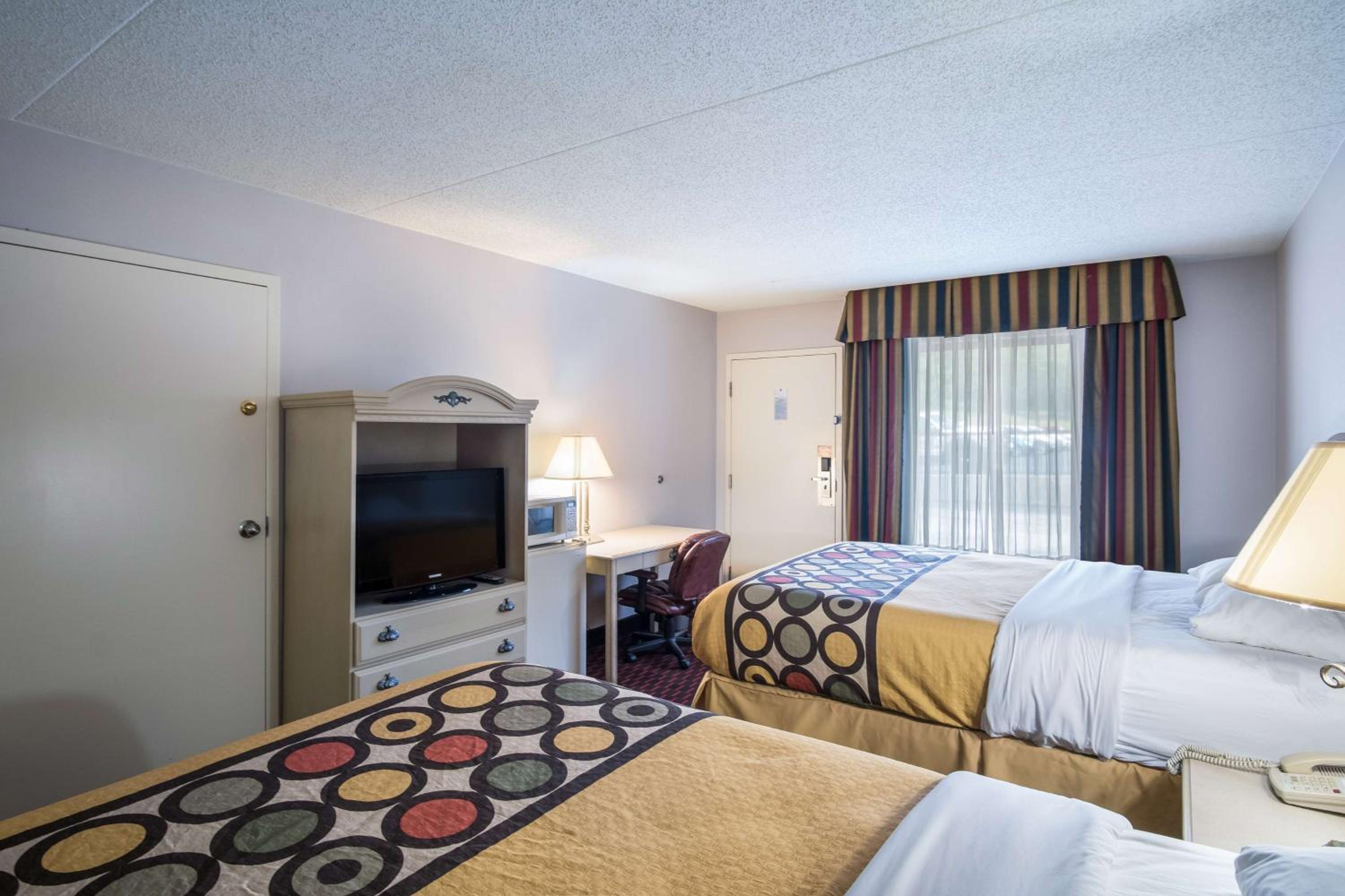 Deluxe Queen Room with Two Queen Beds - Non-Smoking