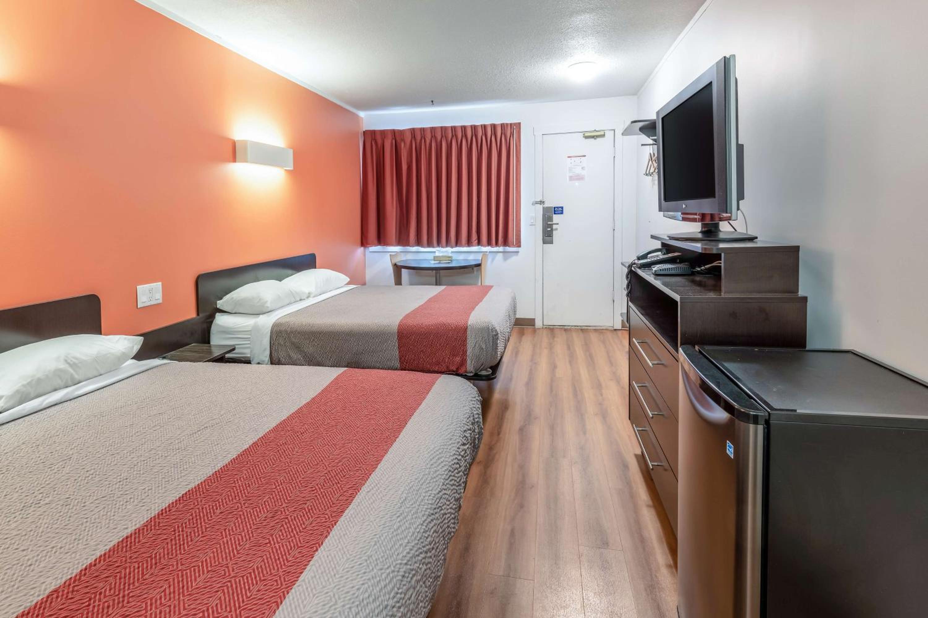 Deluxe Queen Room With Two Queen Beds - Non-Smoking photo 1