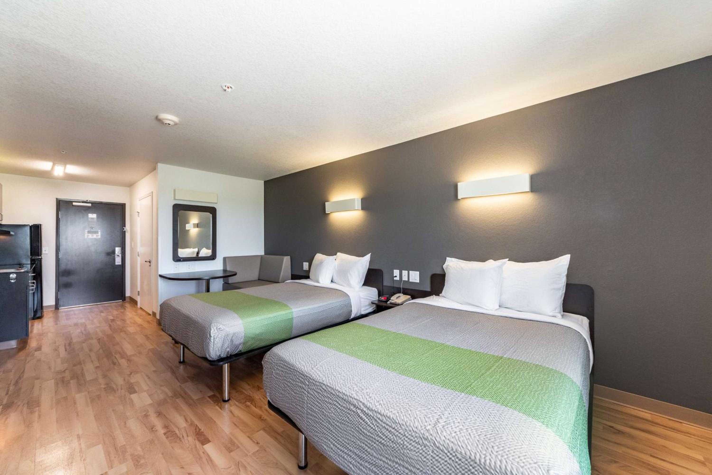 Deluxe Quadruple Room - Non-Smoking photo 1