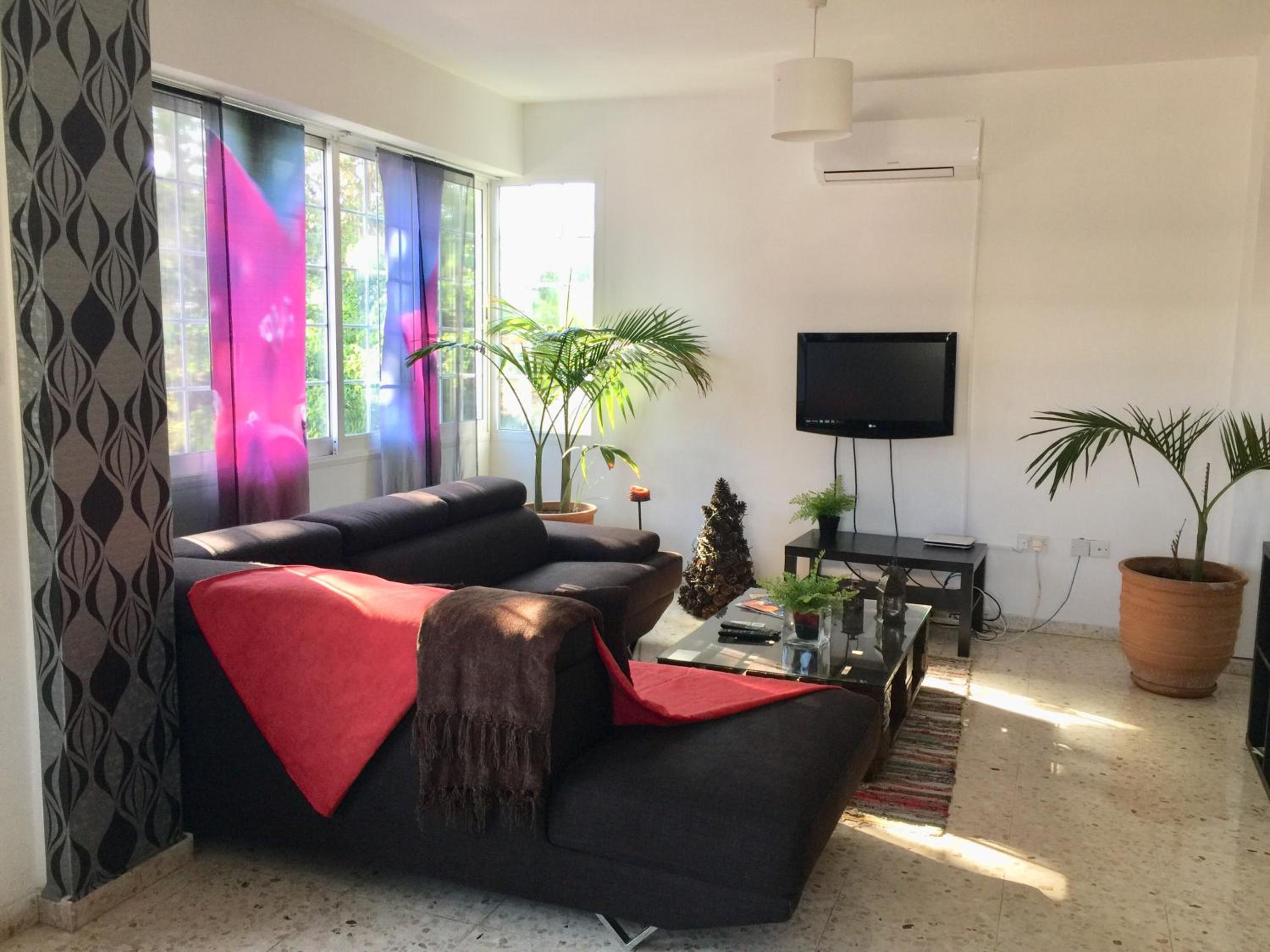One-Bedroom Apartment with Balcony (101) 
