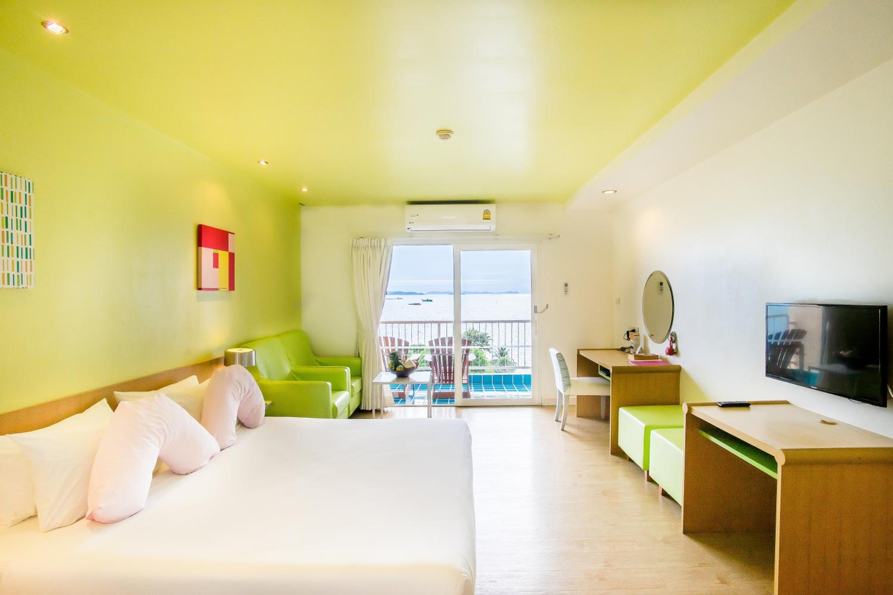 Deluxe Double or Twin Room with Sea View - Photo 4