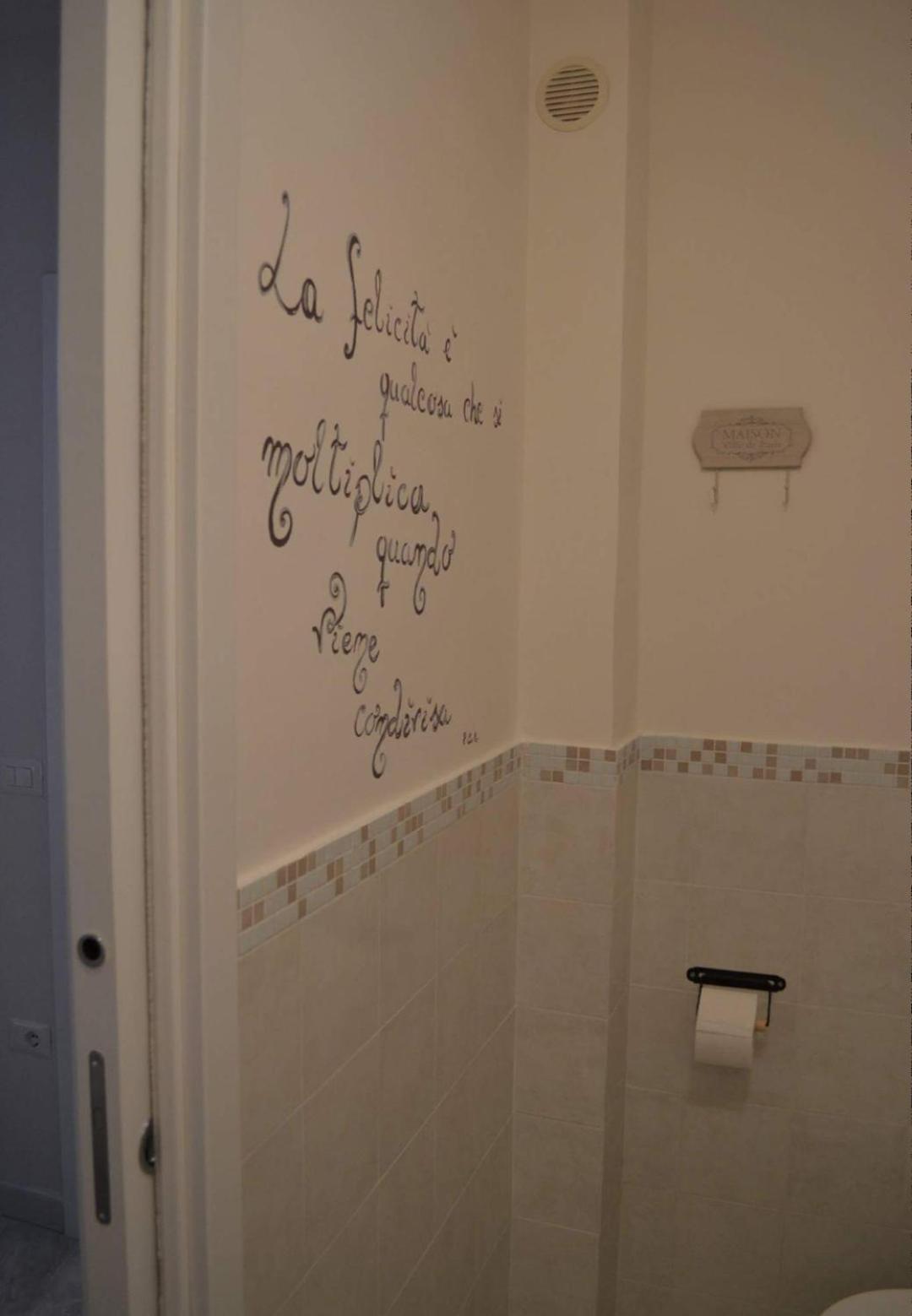 Standard Double Room - Photo 23