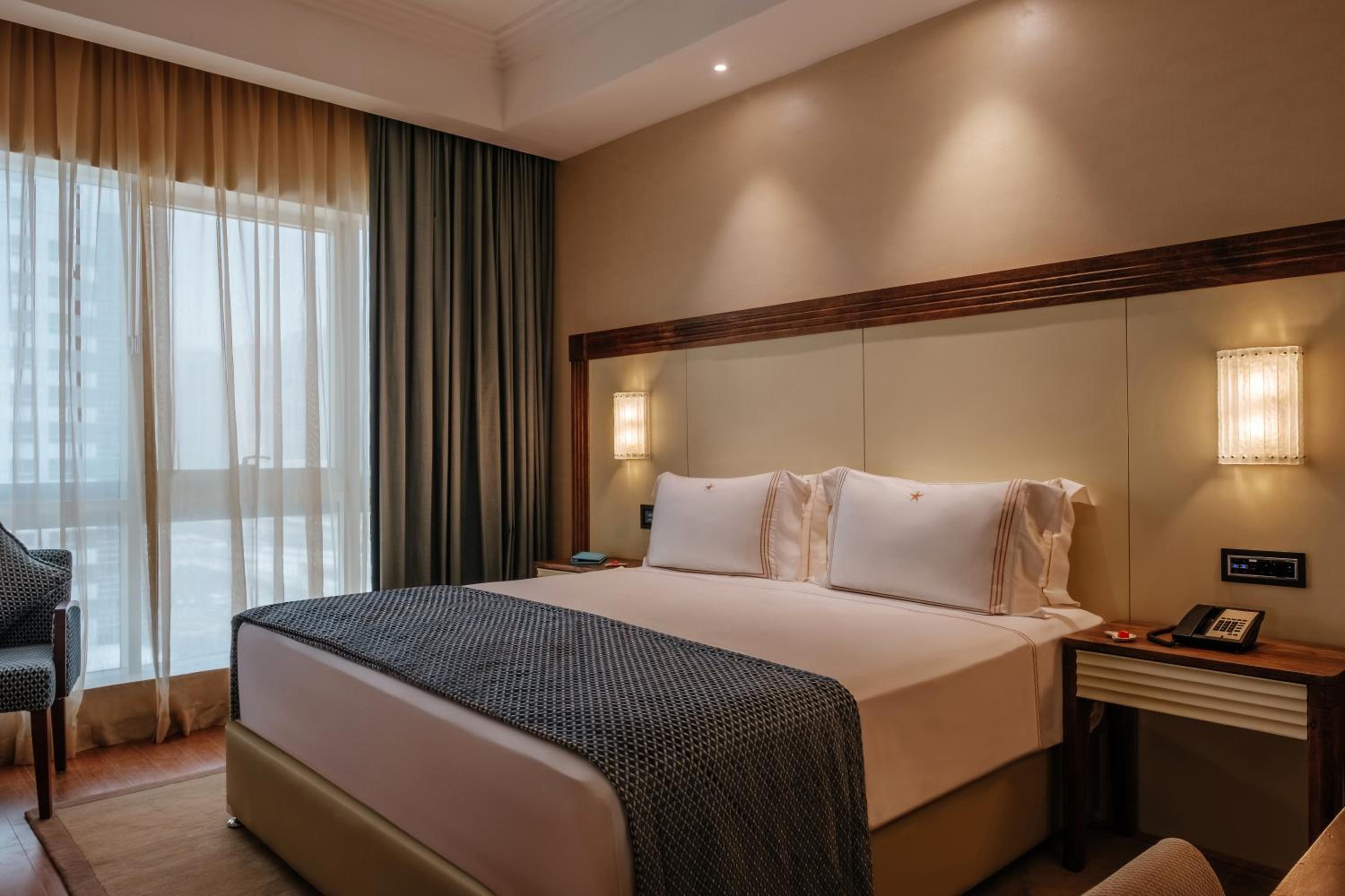 Deluxe King Room (Early check-in 11am & late check-out at 4pm + 35% discount on food & beverage, valid until 31 August 2026 only)
