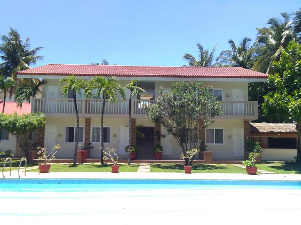 Studio with Pool View - Photo 4