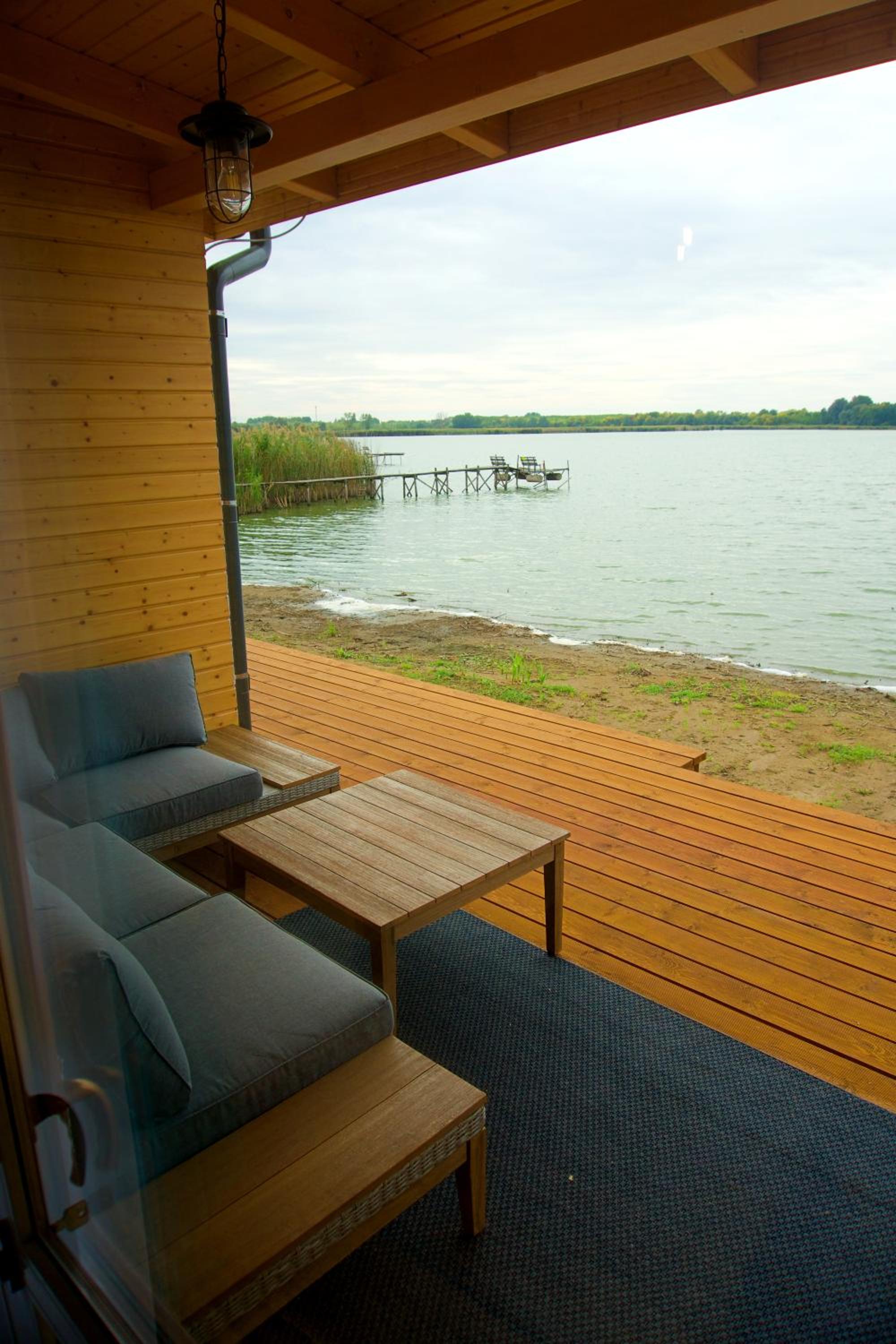 Apartment with Lake View photo 3
