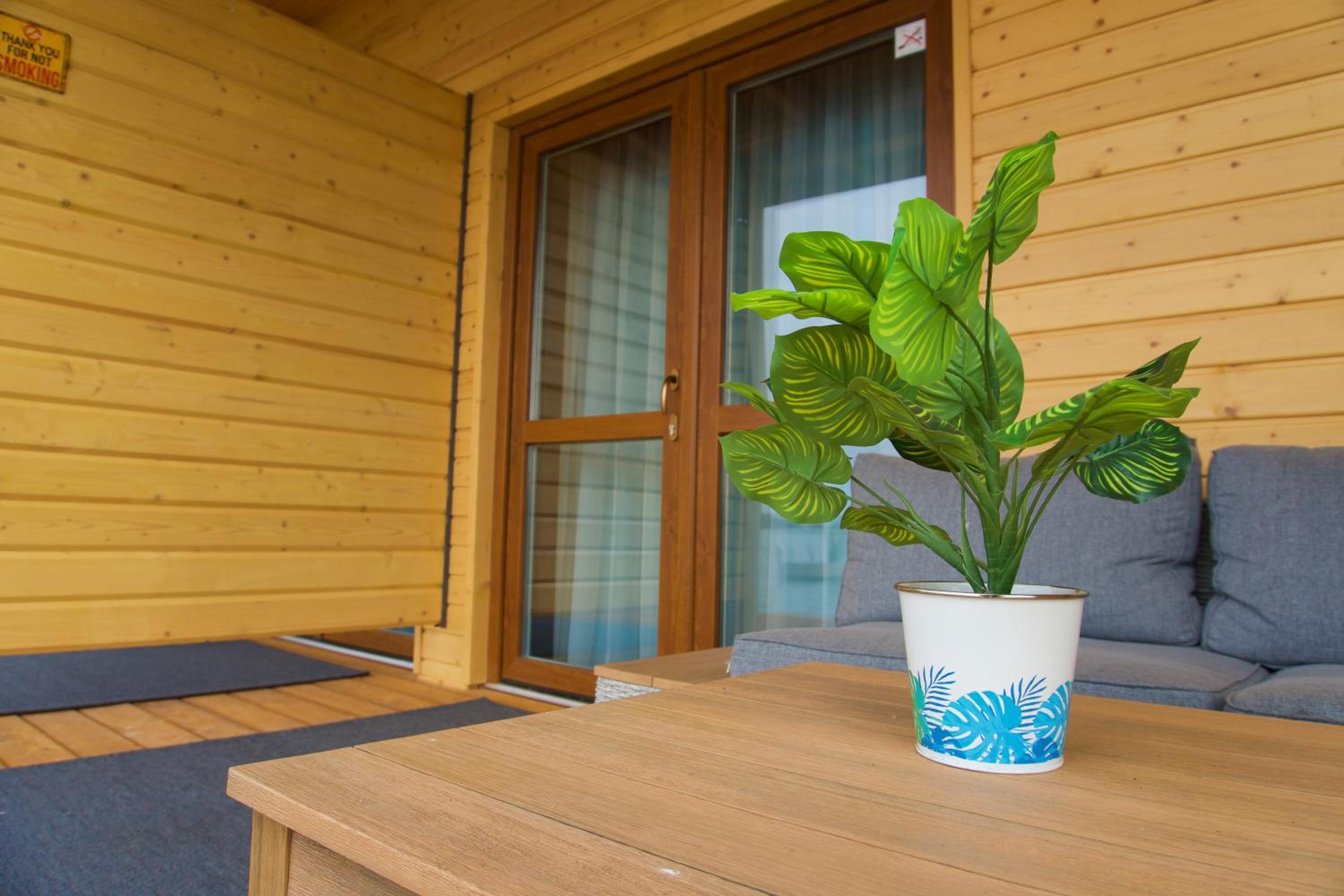 Apartment with Lake View - Photo 1