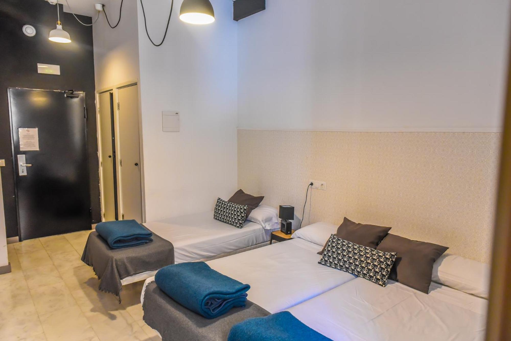 Habitación Triple con Baño Privado