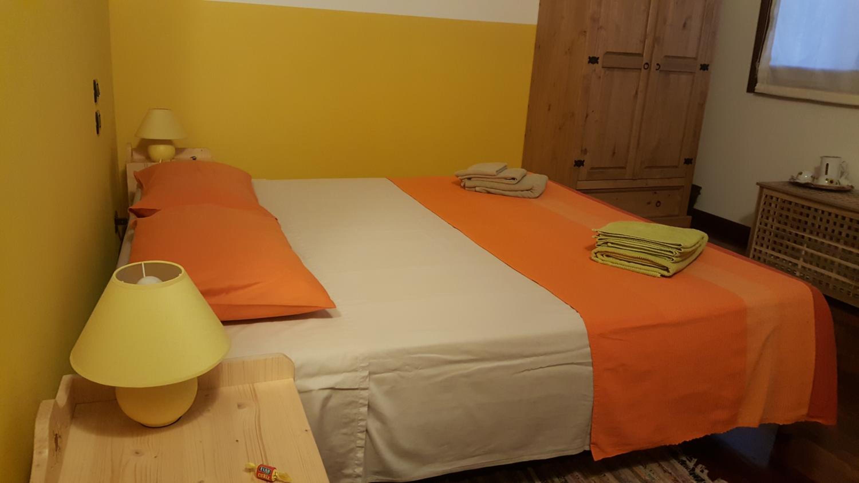 Twin Room with Private External Bathroom - Photo 3