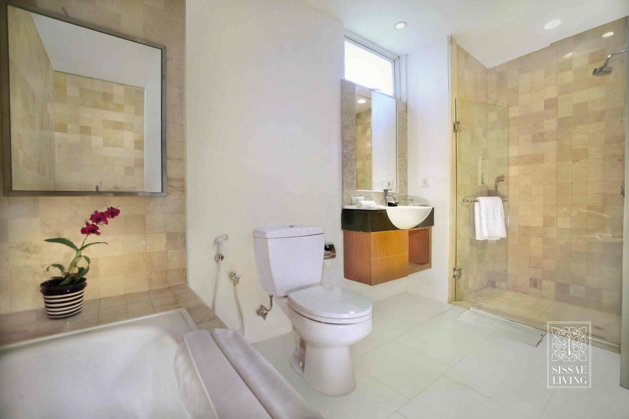 Three-Bedroom Apartment - Photo 3