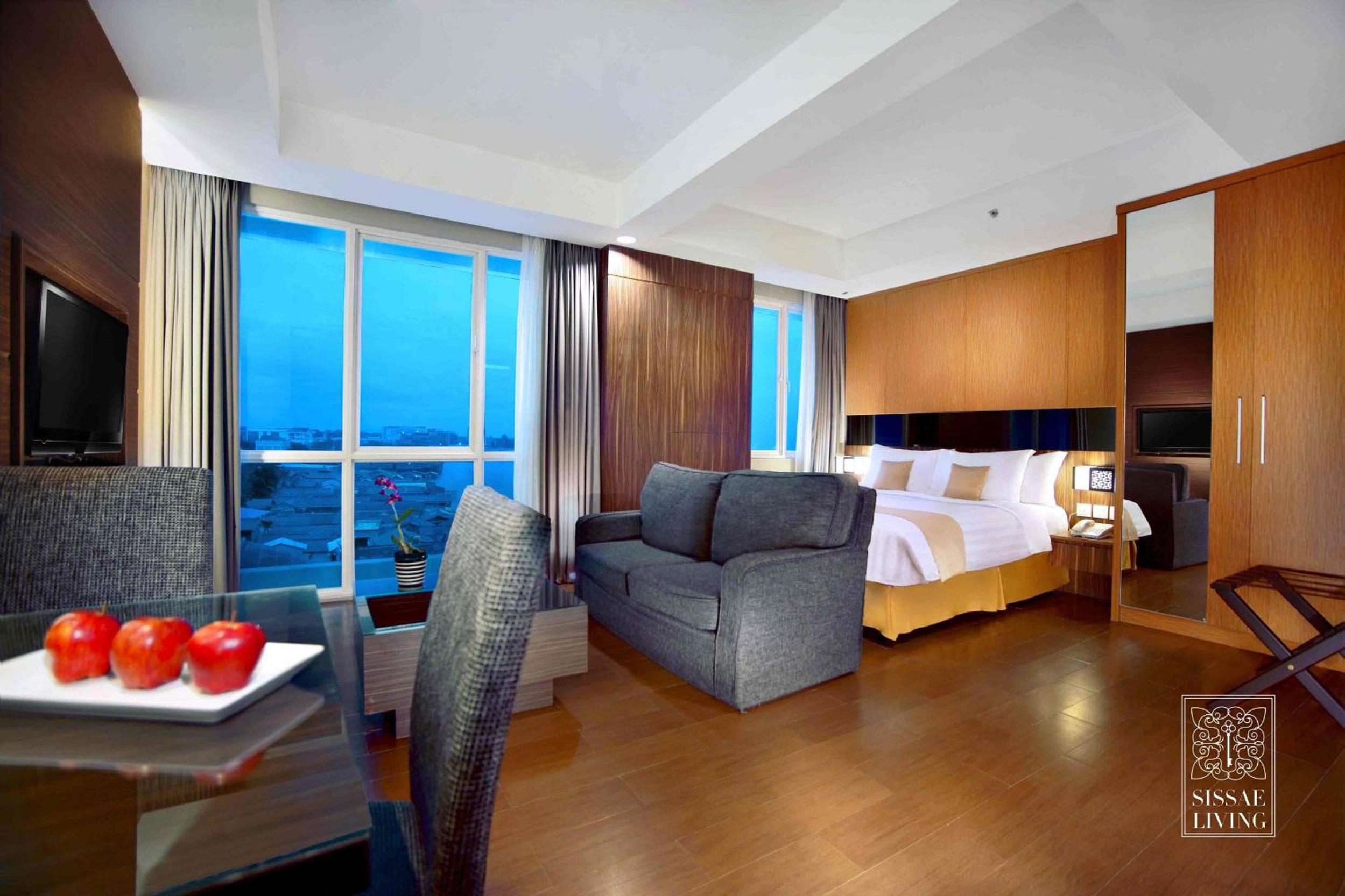 Studio Apartment - Photo 1