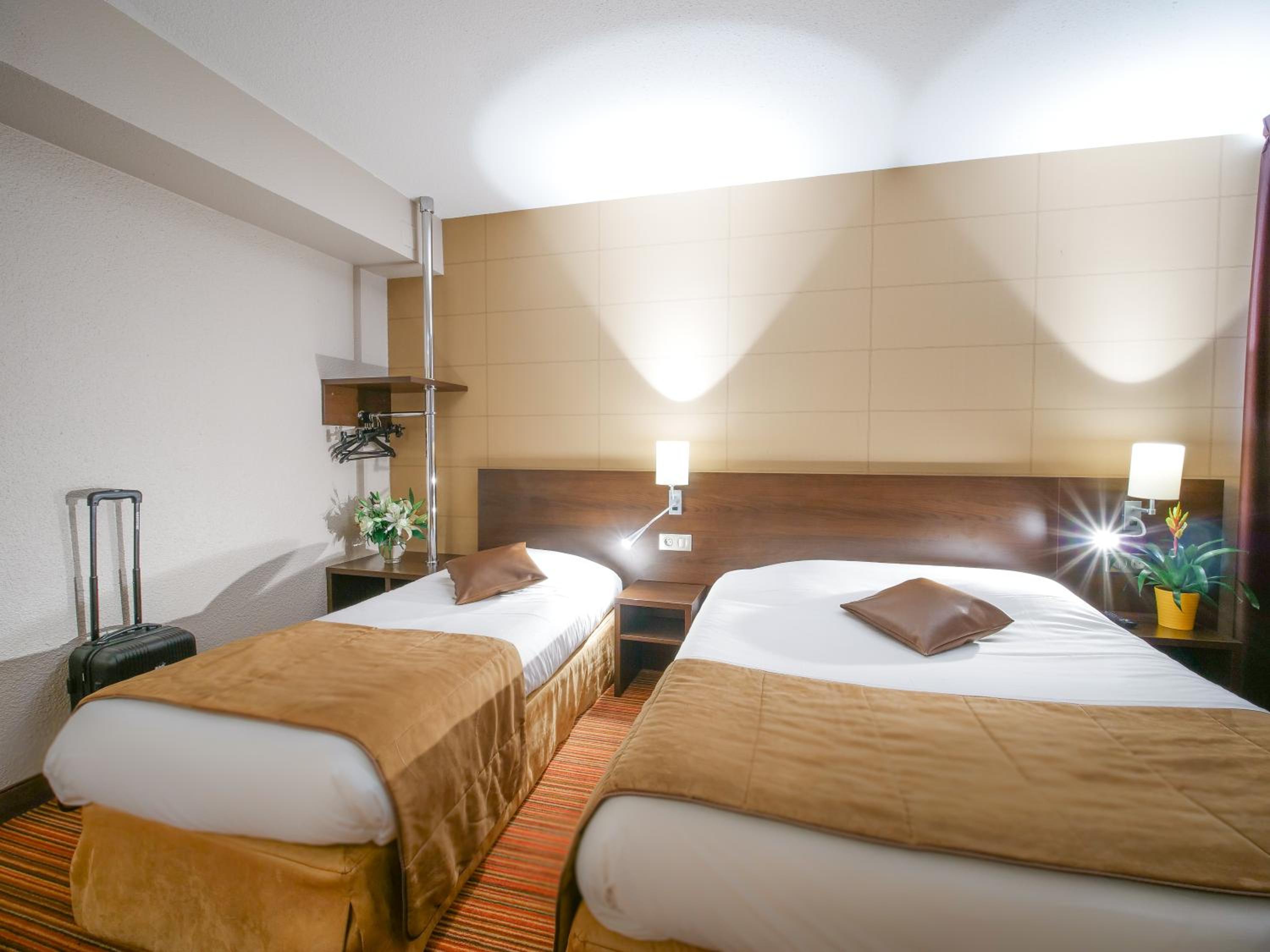 Basic Triple Room - Disability Access photo 3