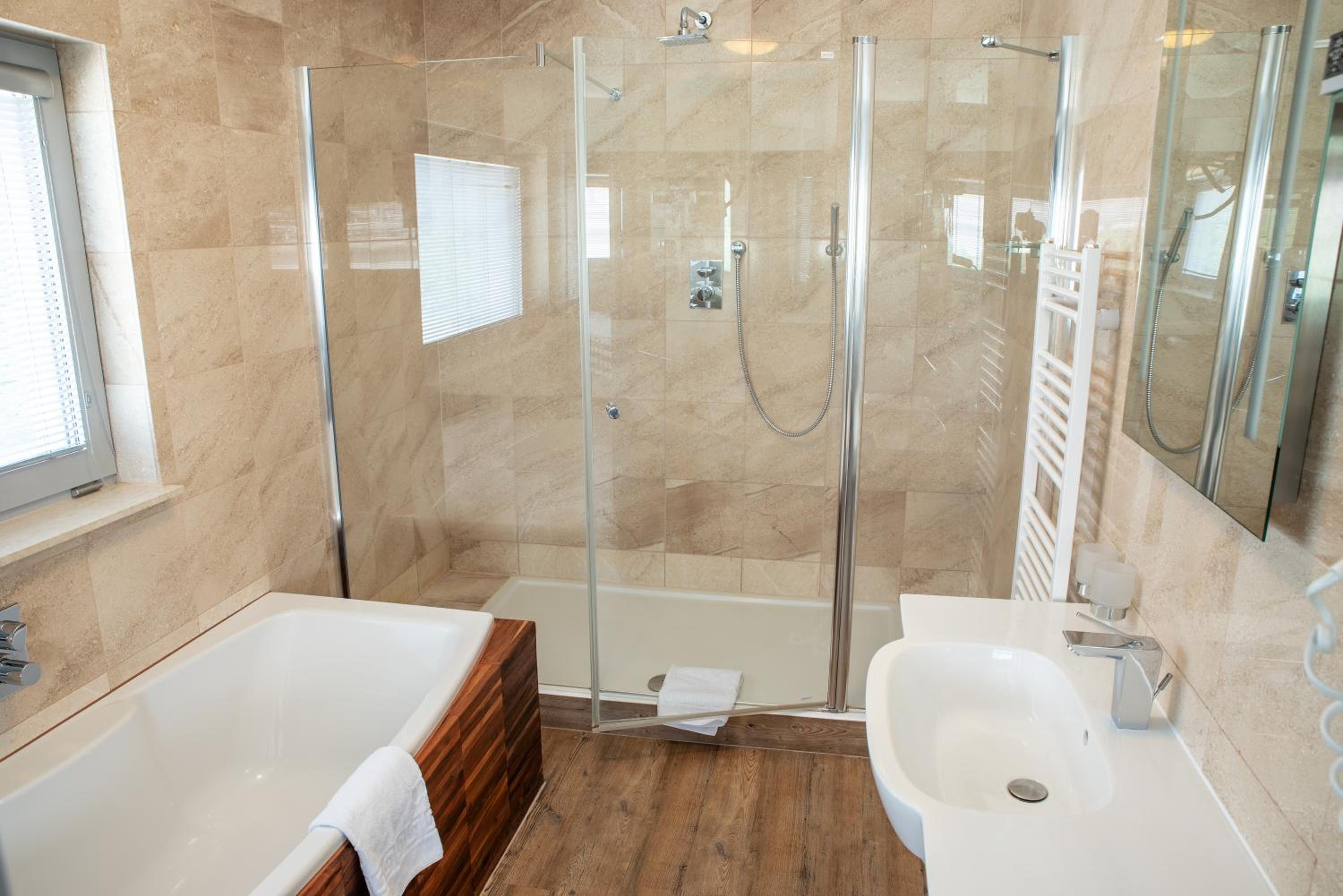 Captain Cabin - Deluxe Double Room with Bath photo 2