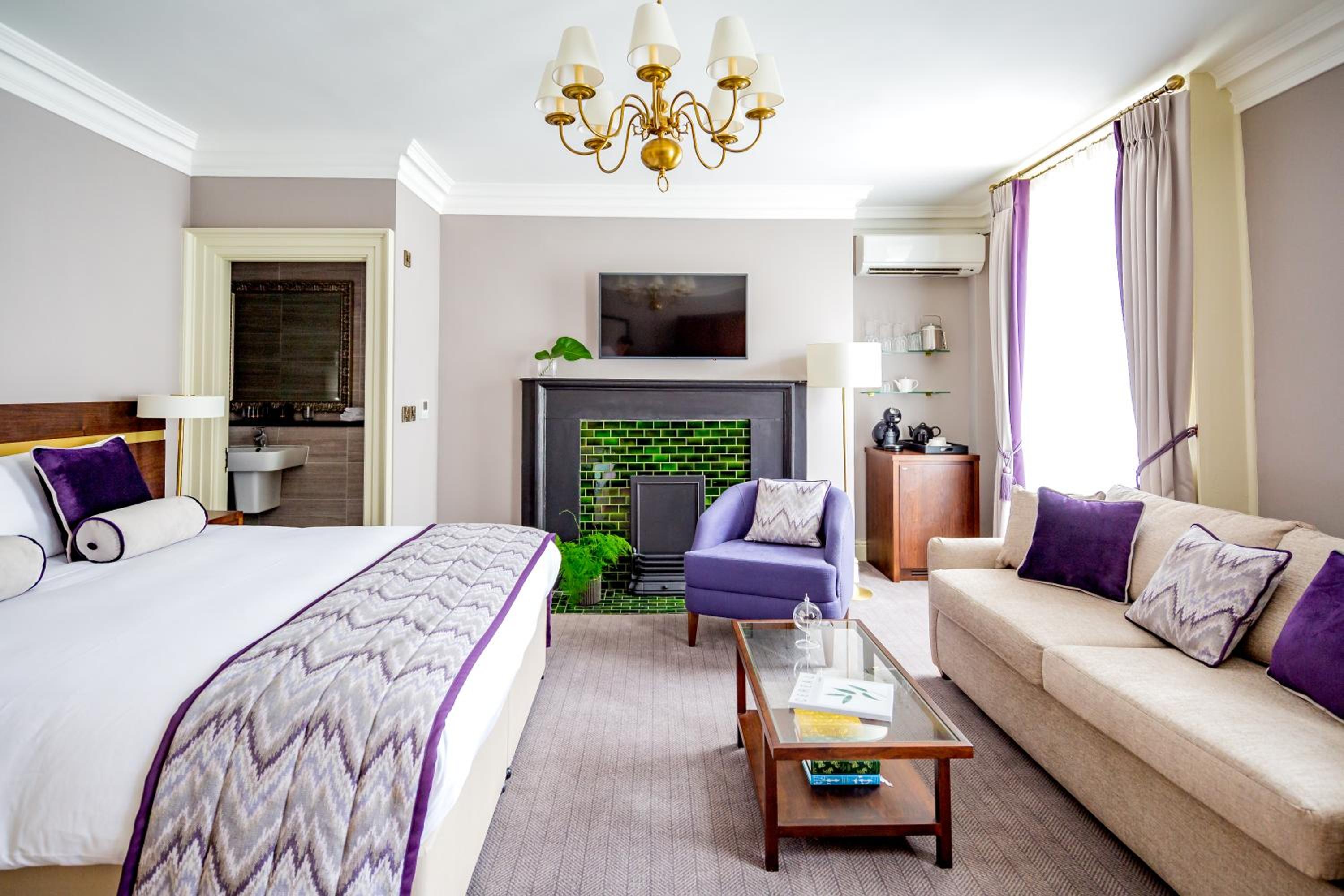 Superior King Room photo 2