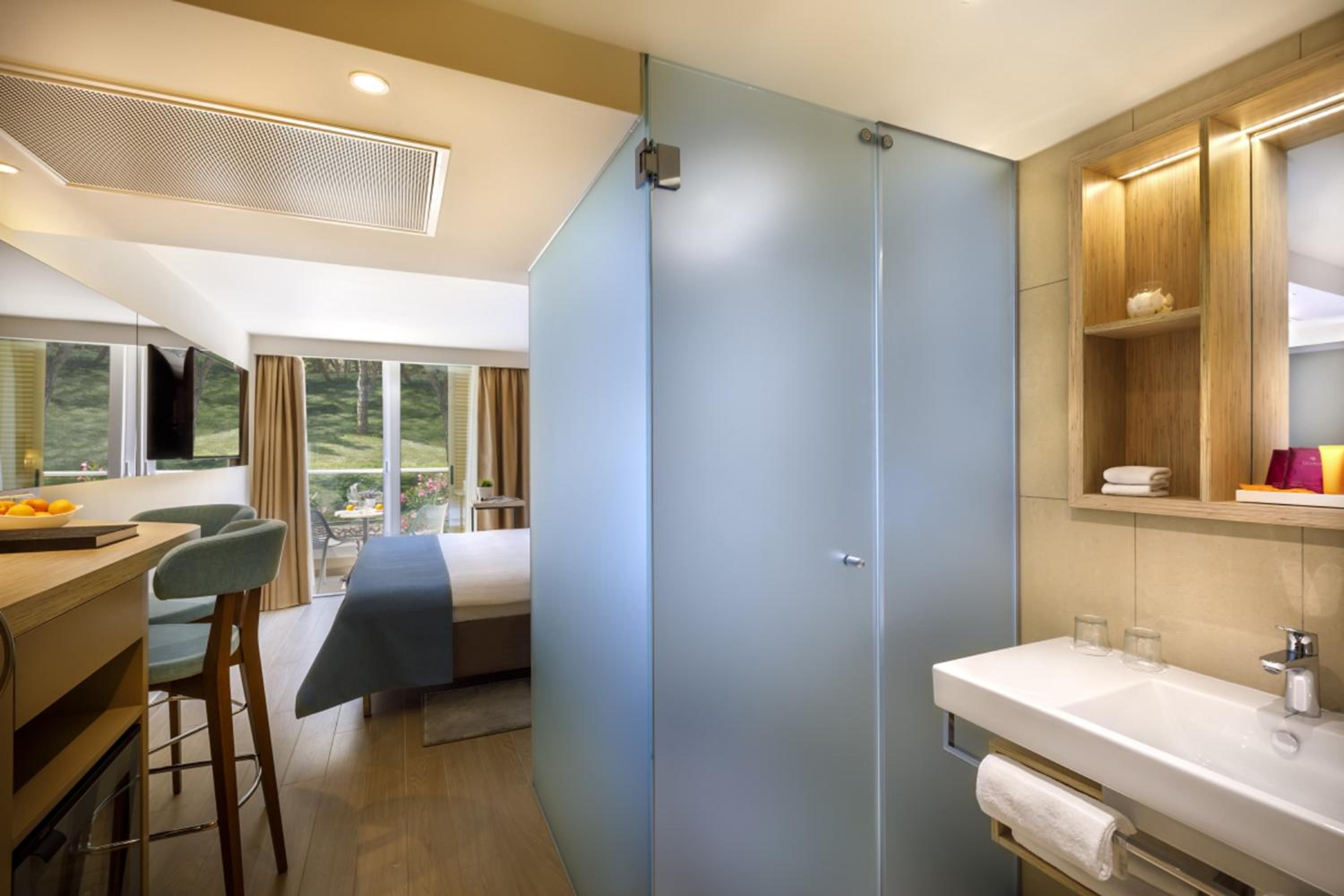 Room for 2 - Designed for Adults - Photo 5