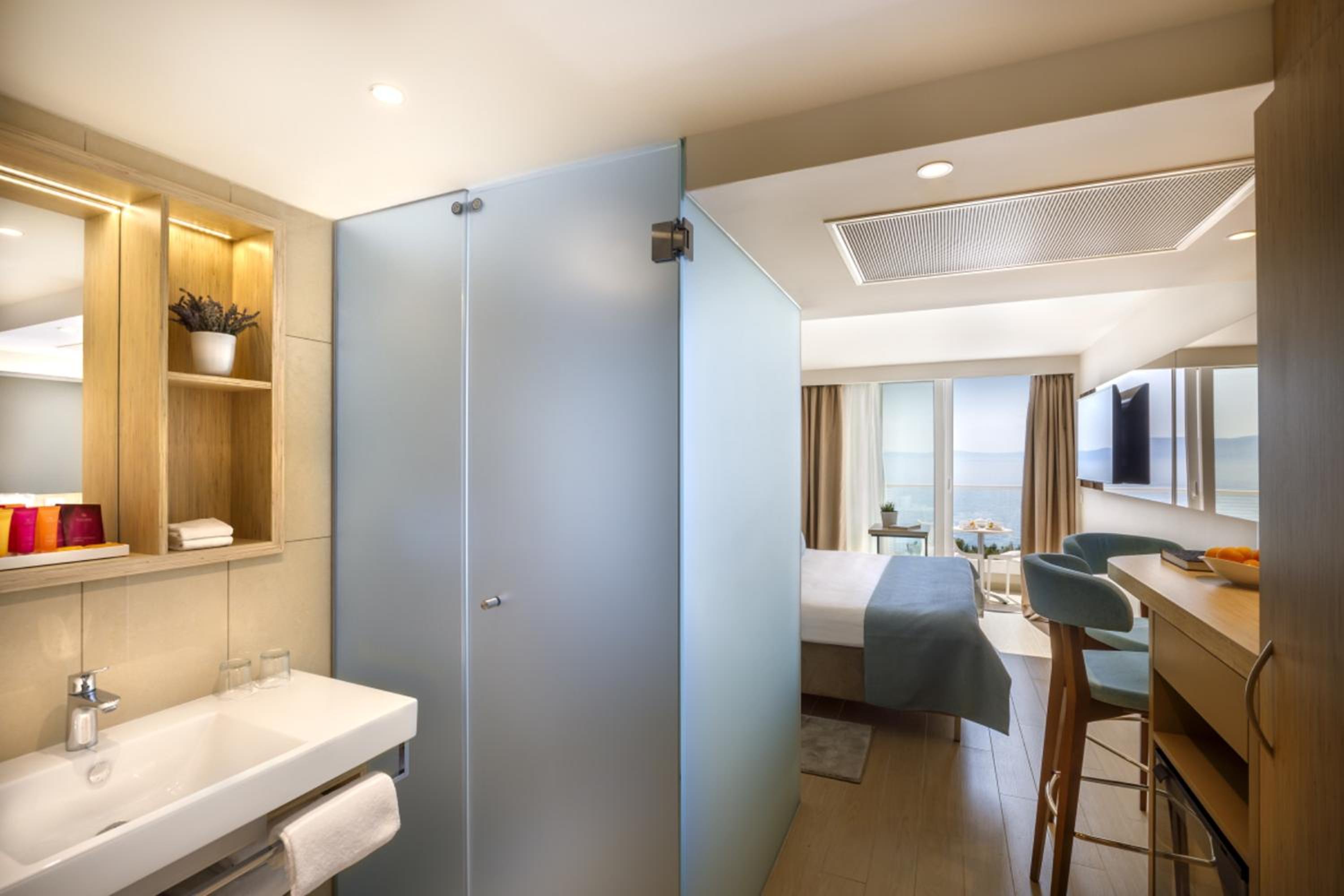 Room for 2 Seaview - Designed for Adults - Photo 4