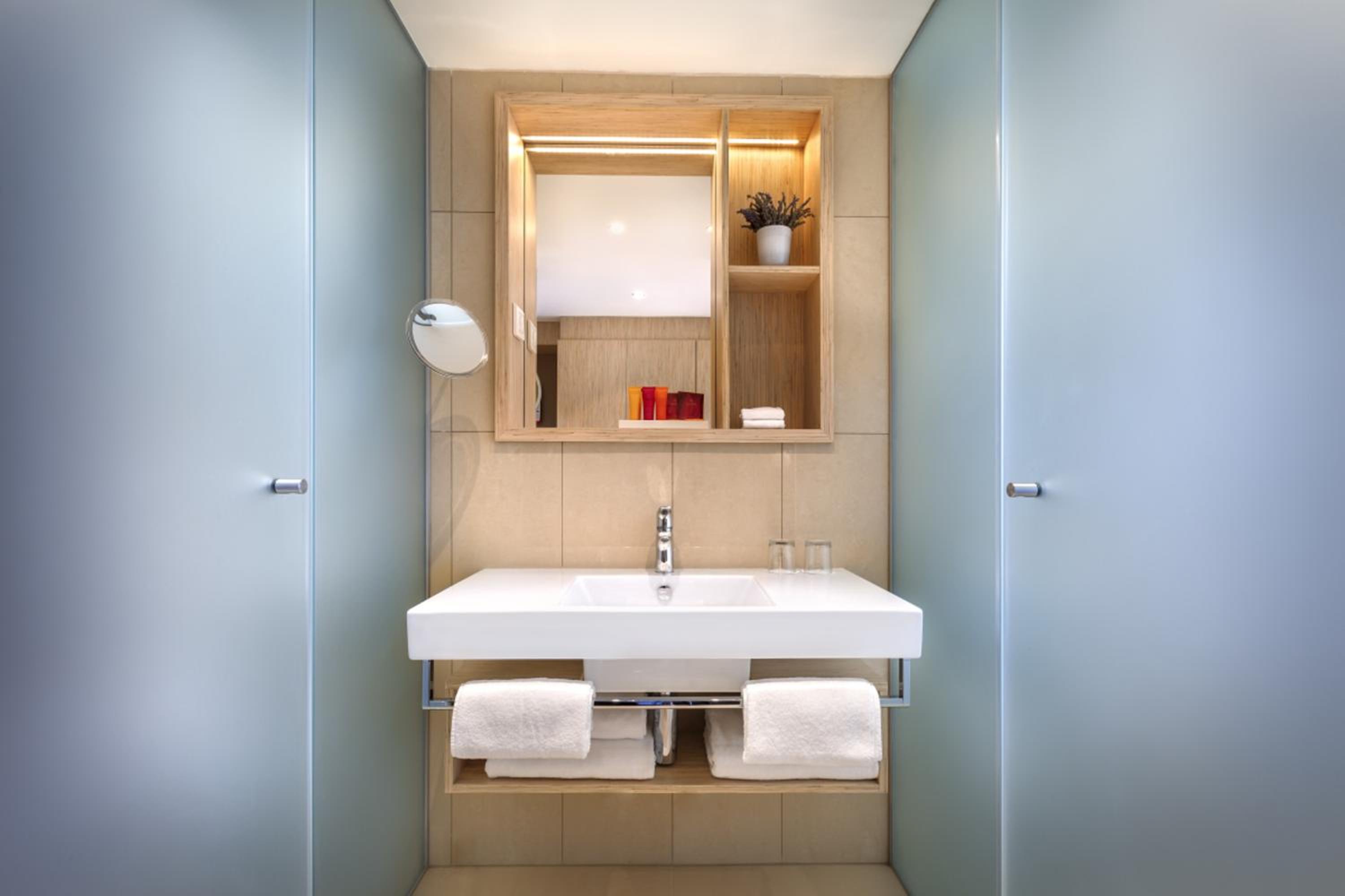 Room for 2 Seaview - Designed for Adults - Photo 5