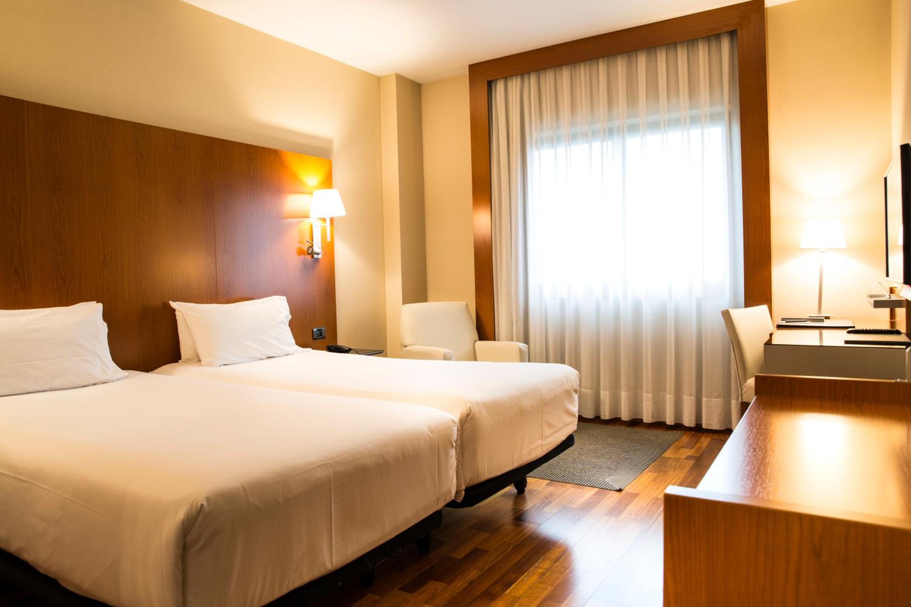 Twin Room - Photo 1