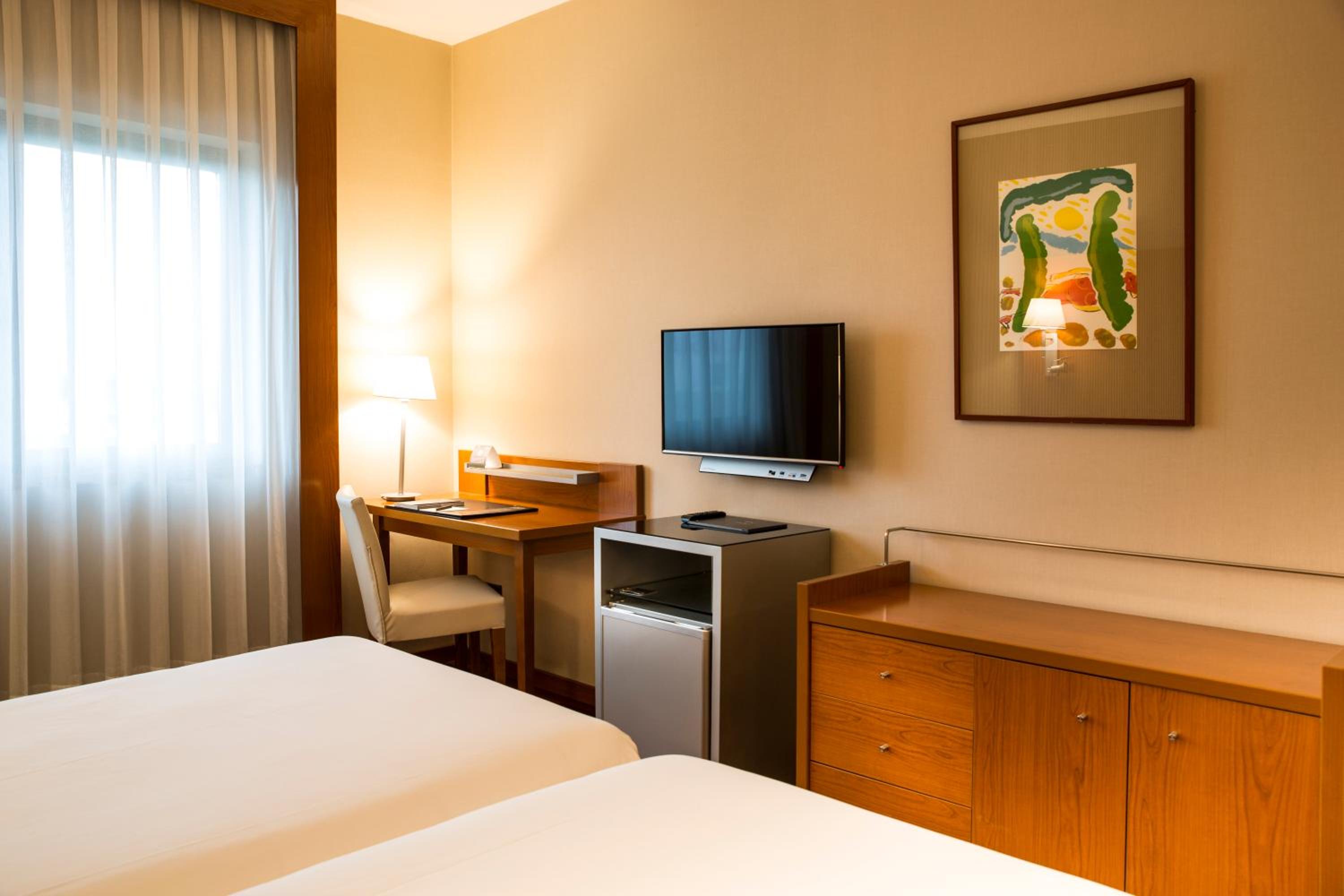 Twin Room - Photo 3