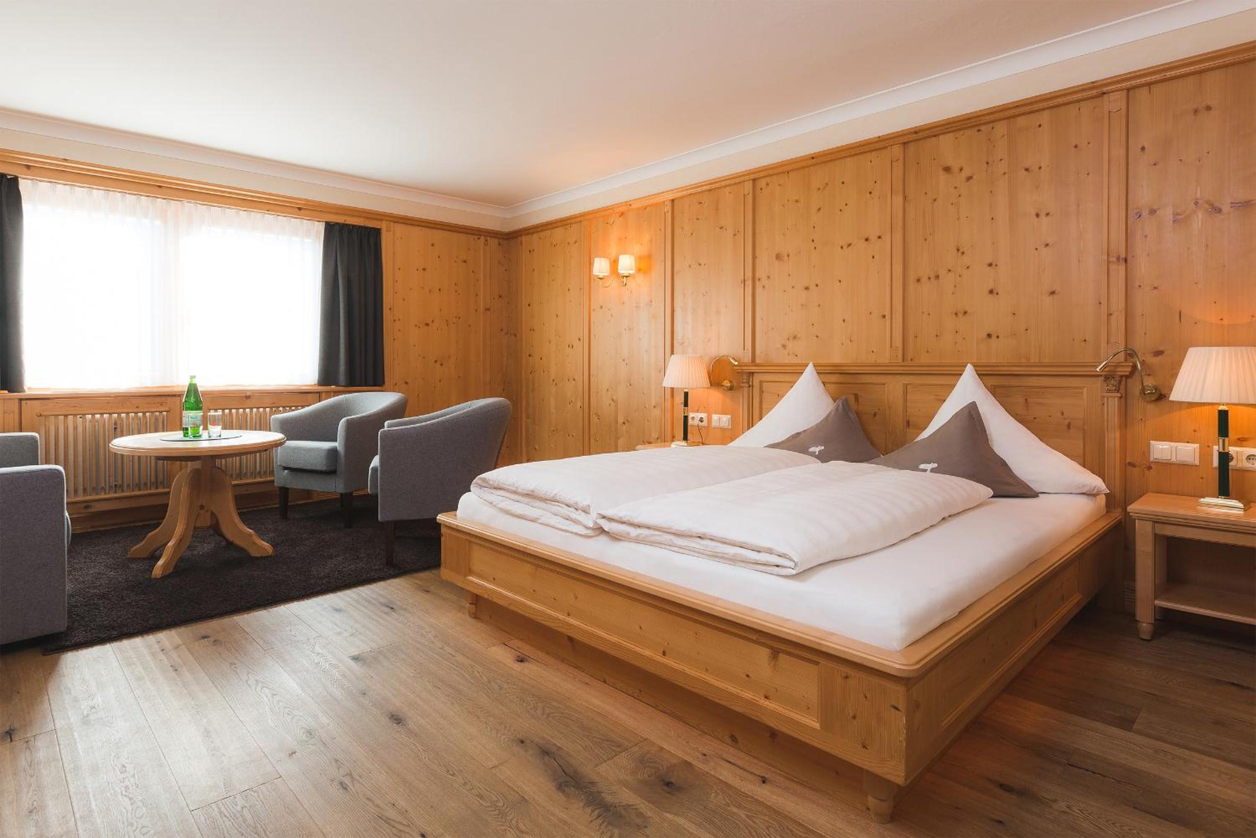 Large Double Room - Photo 1