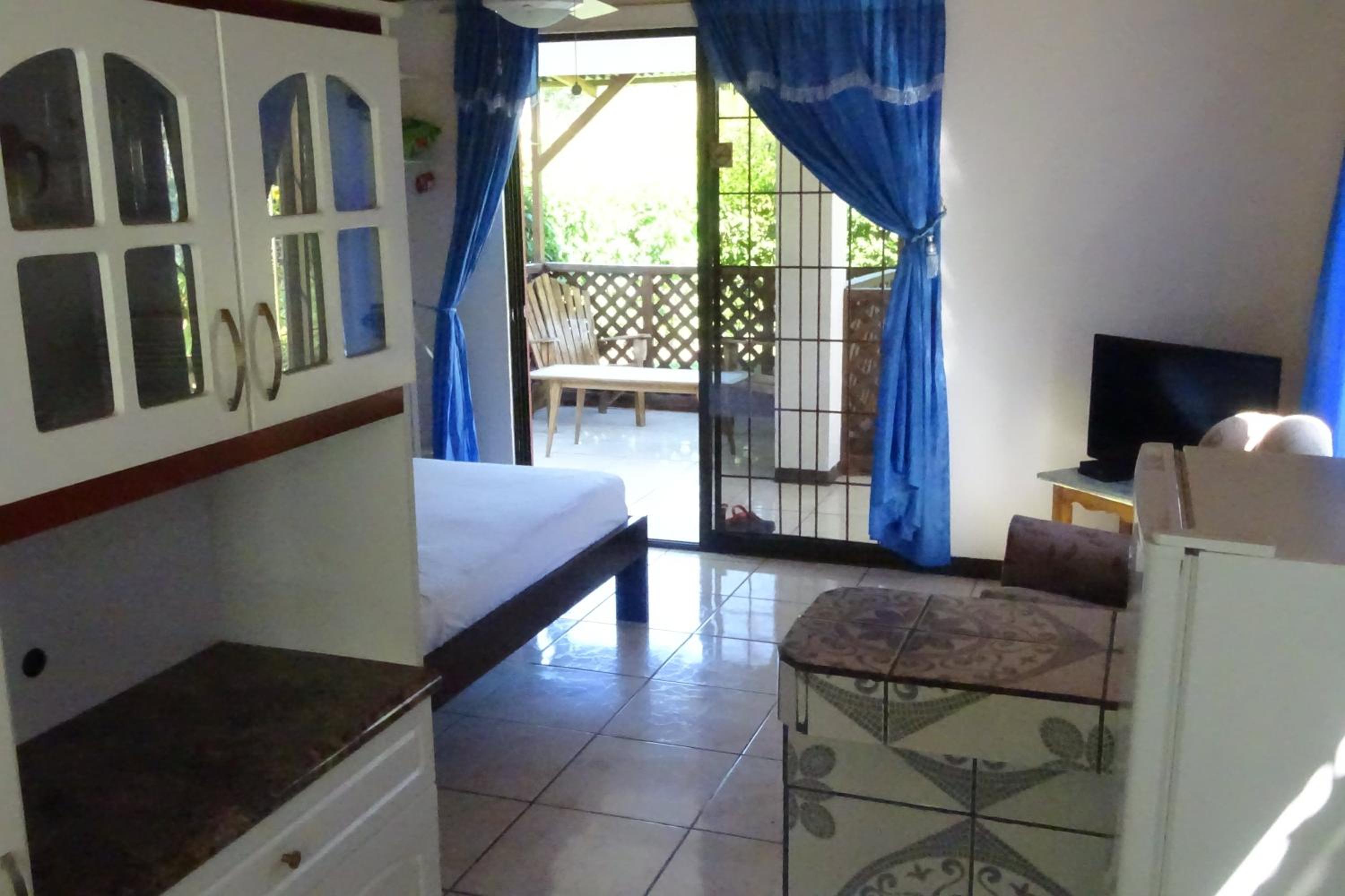 Studio With Pool View photo 3