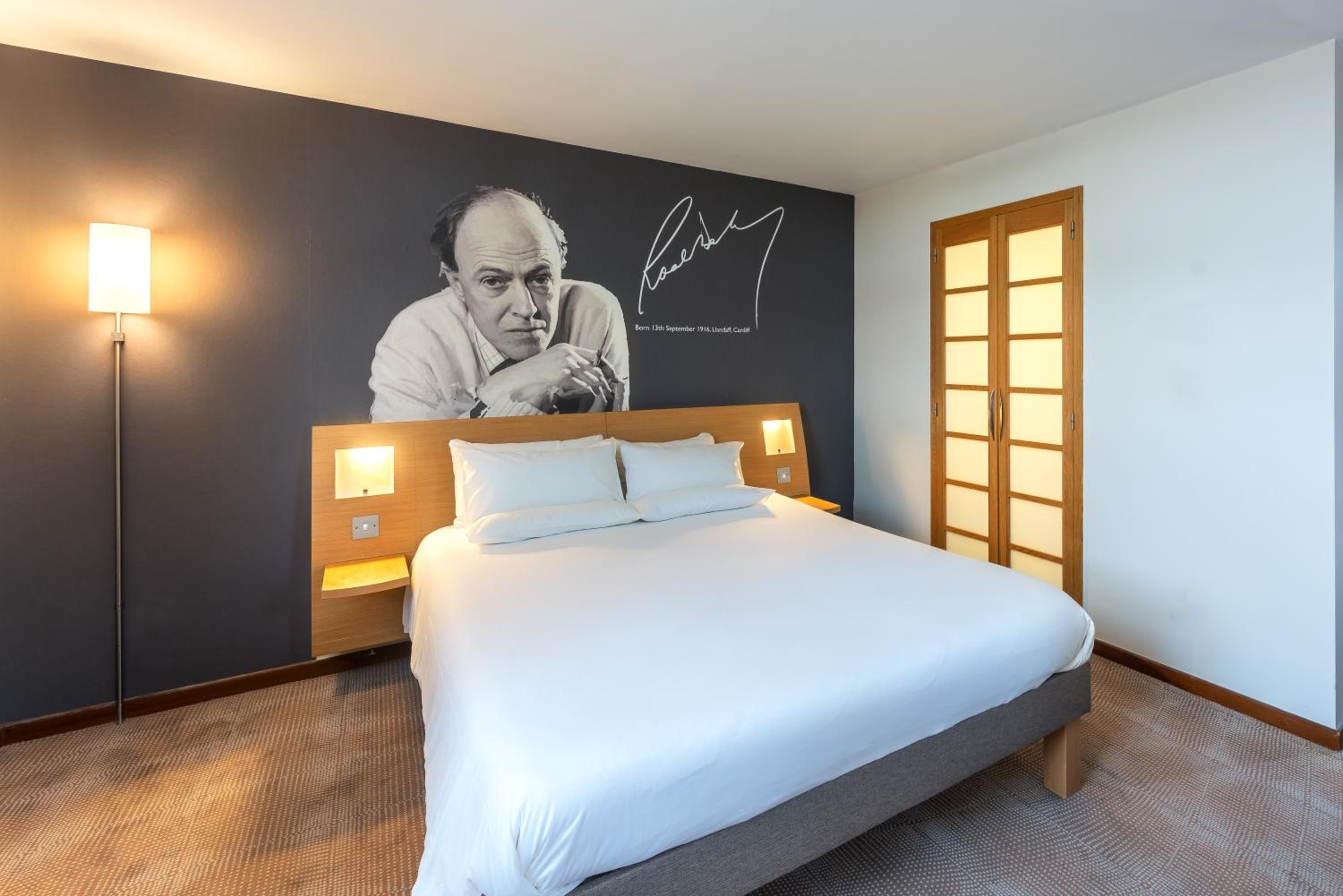 Executive Room - Photo 1